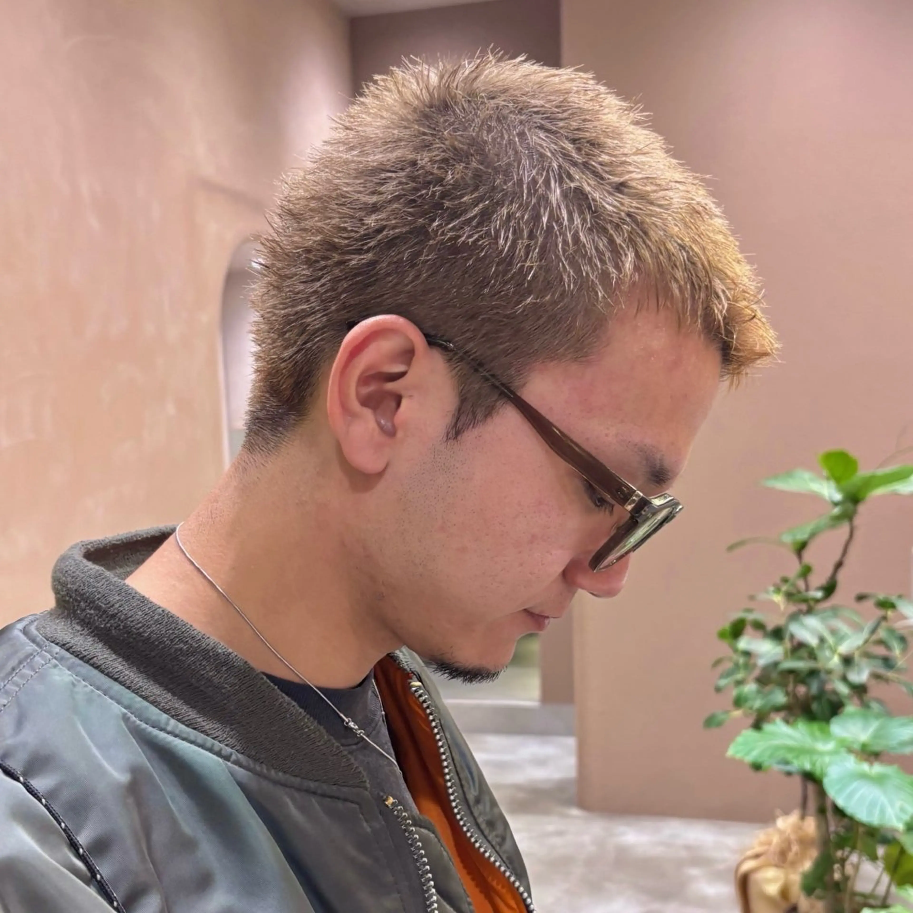 メンズ メンズブリーチ ボウズ カット ヘアカラー トリートメント メンズヘア/透明感 カラー/ayatoのヘアスタイル