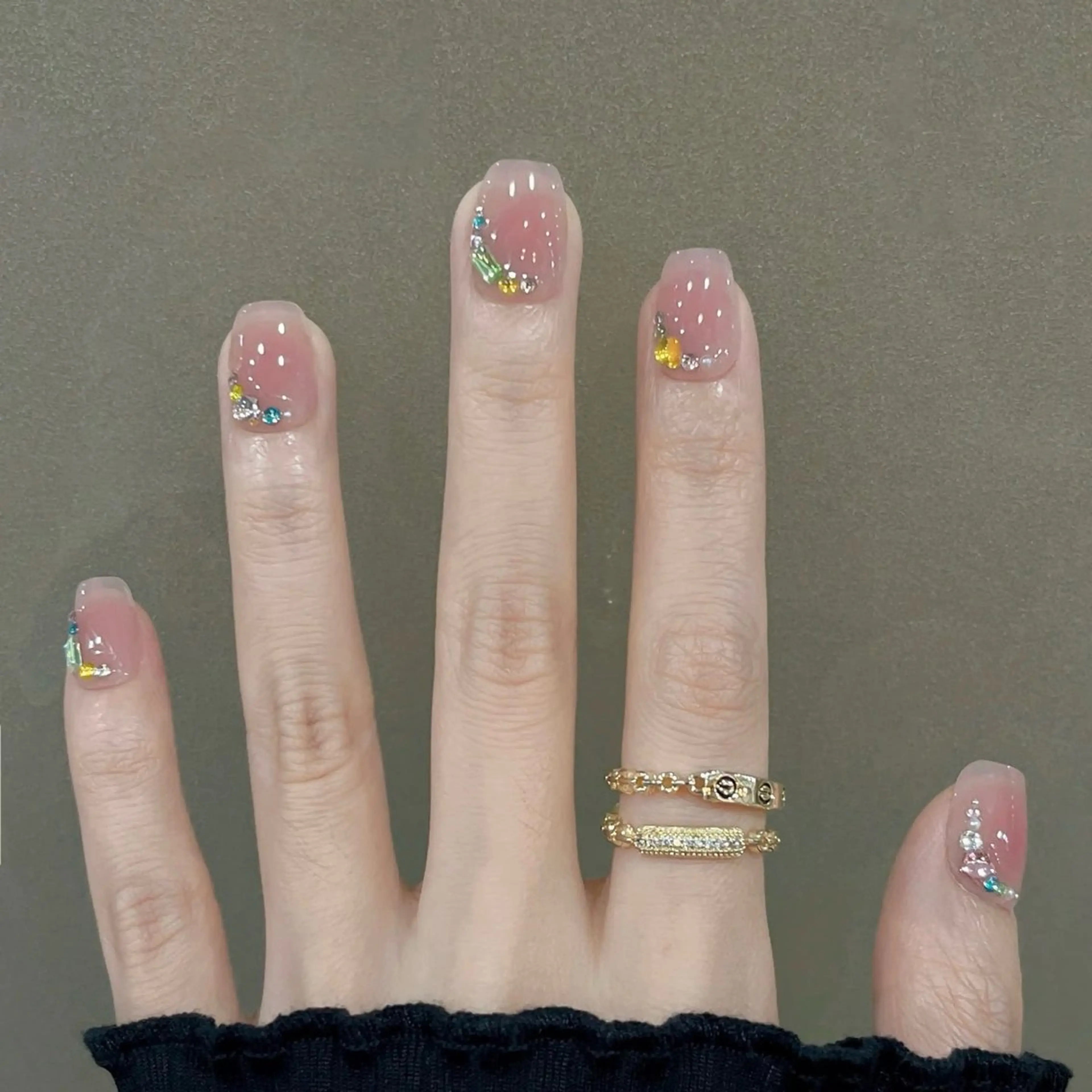 ネイル チークネイル Nail salon Amoureuse ネイルサロン アムルーズ所属・ネイリスト ミクのネイルデザイン