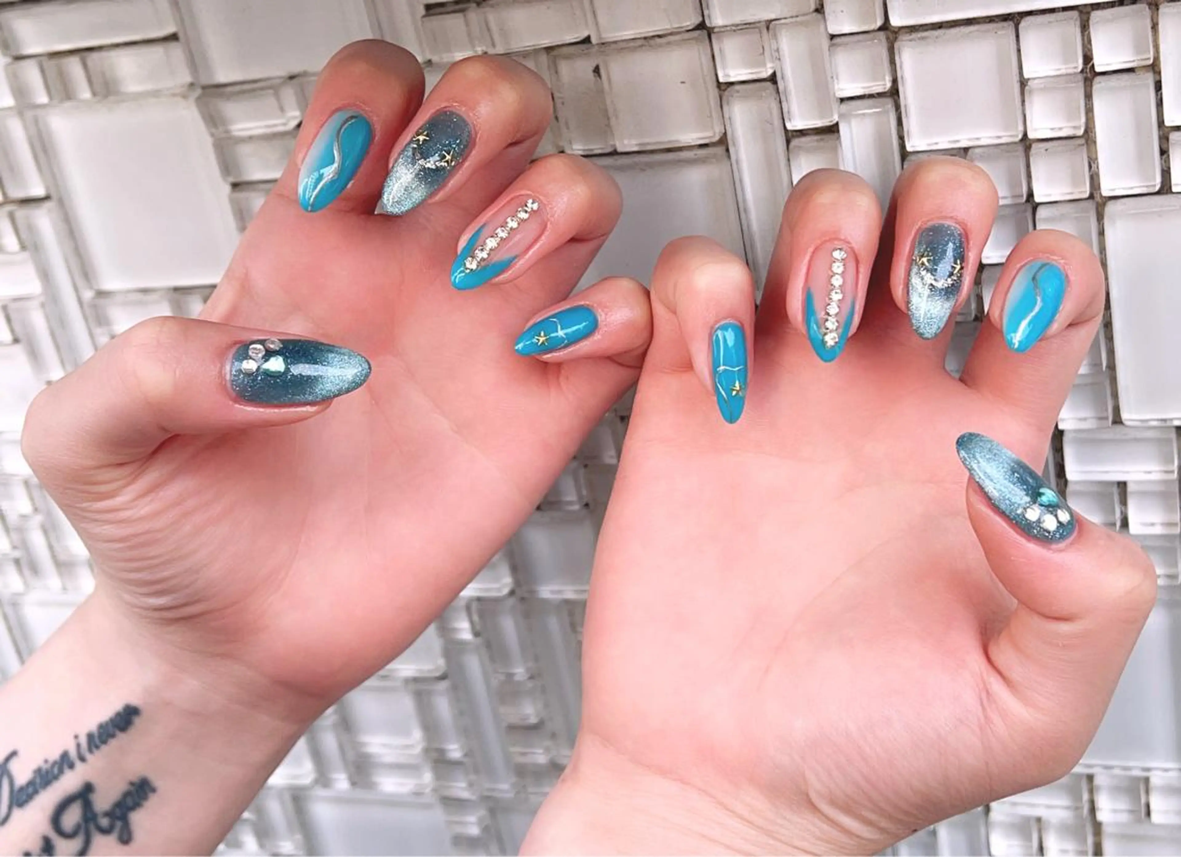 ネイル ハンドネイル ハンドケア Rarity ネイルサロン所属・Rarity ネイルサロンのネイルデザイン