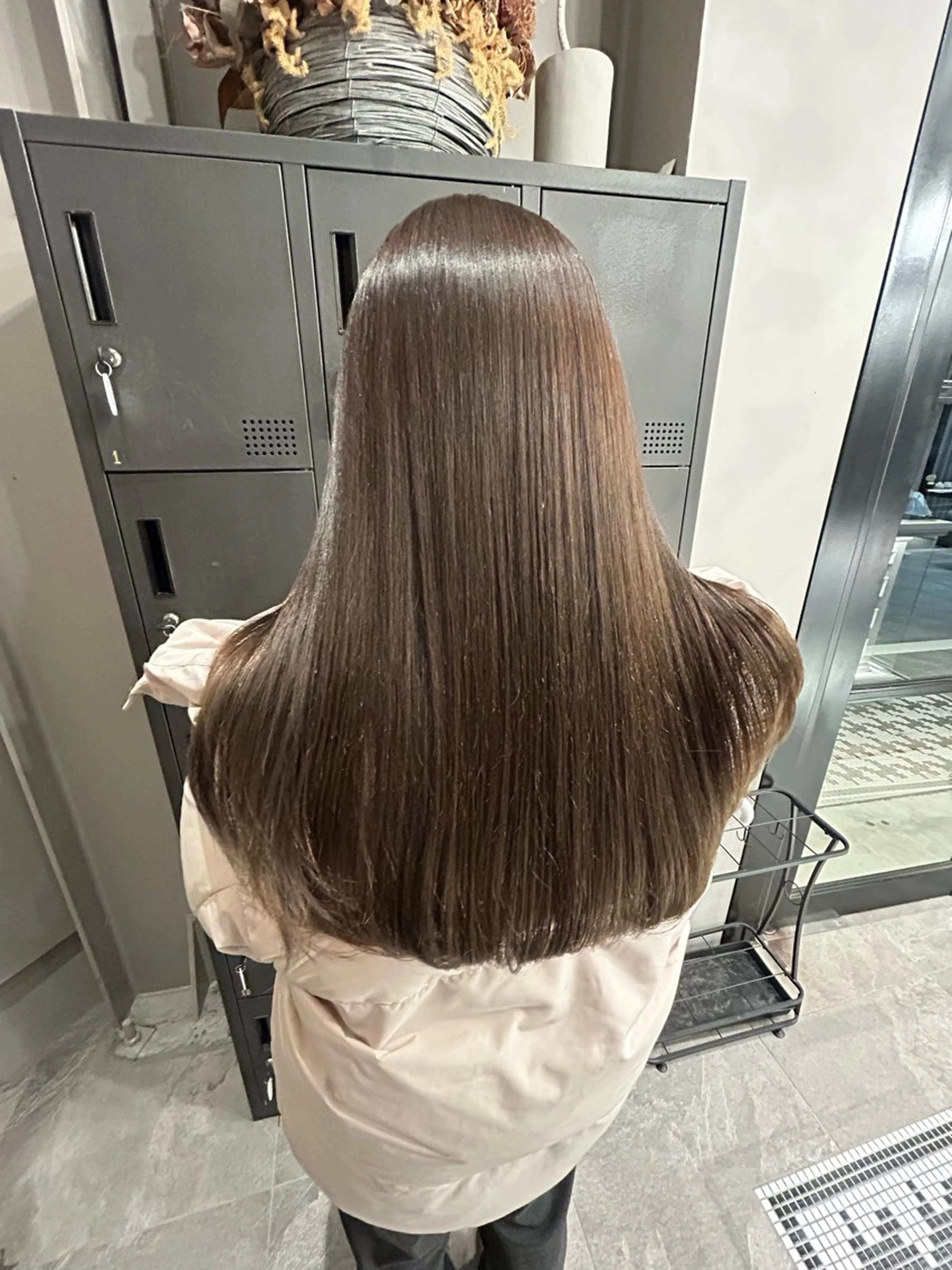 ロング カラー パーマ ベージュカラー 透明感カラー オリーブベージュ 酸性ストレート ストレートパーマ カット ヘアカラー パーマ 縮毛矯正 トリートメント 艶髪/髪質改善 yukaのヘアスタイル