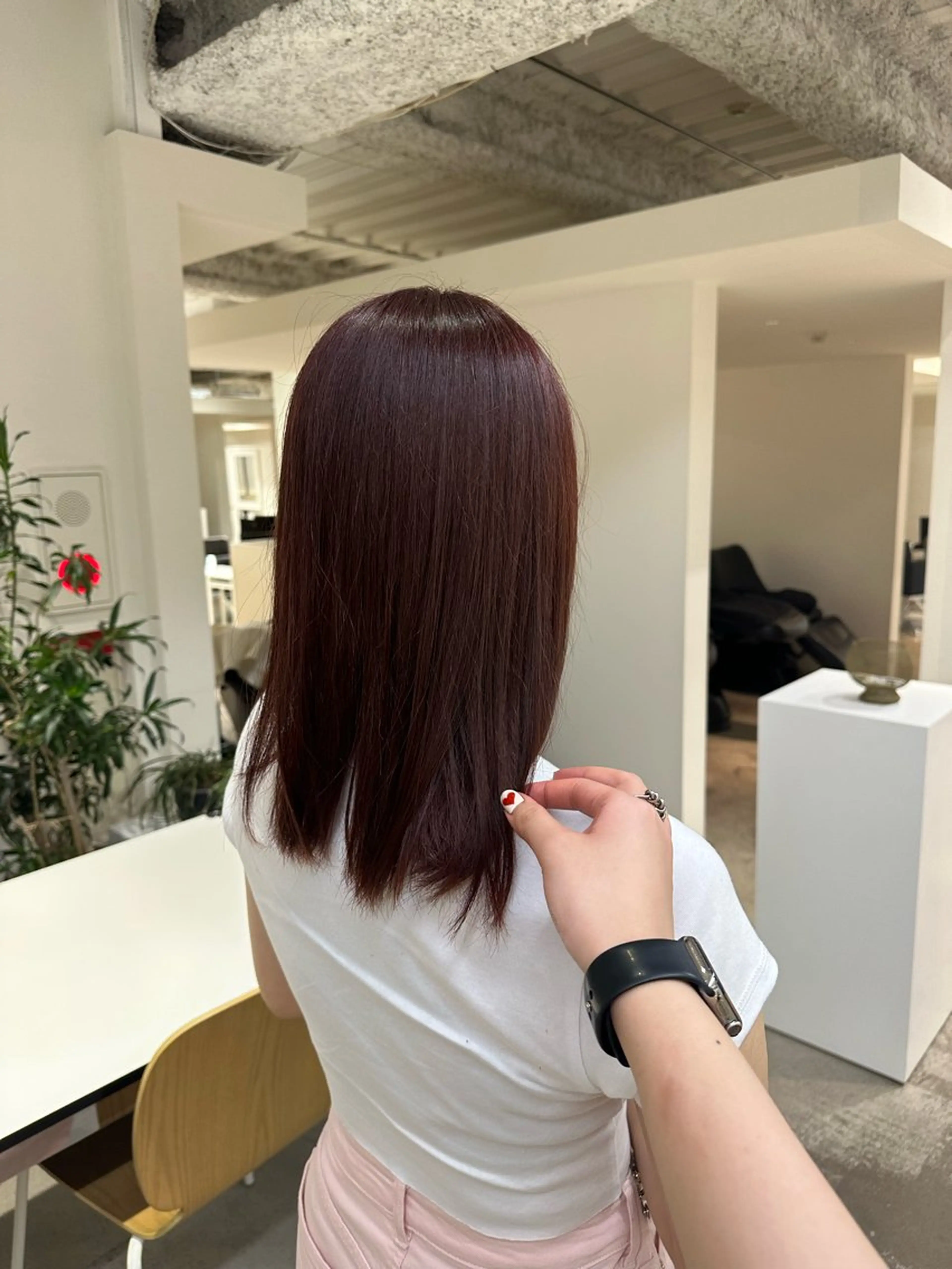 セミロング ヘアカラー 🪽 NANAのヘアスタイル