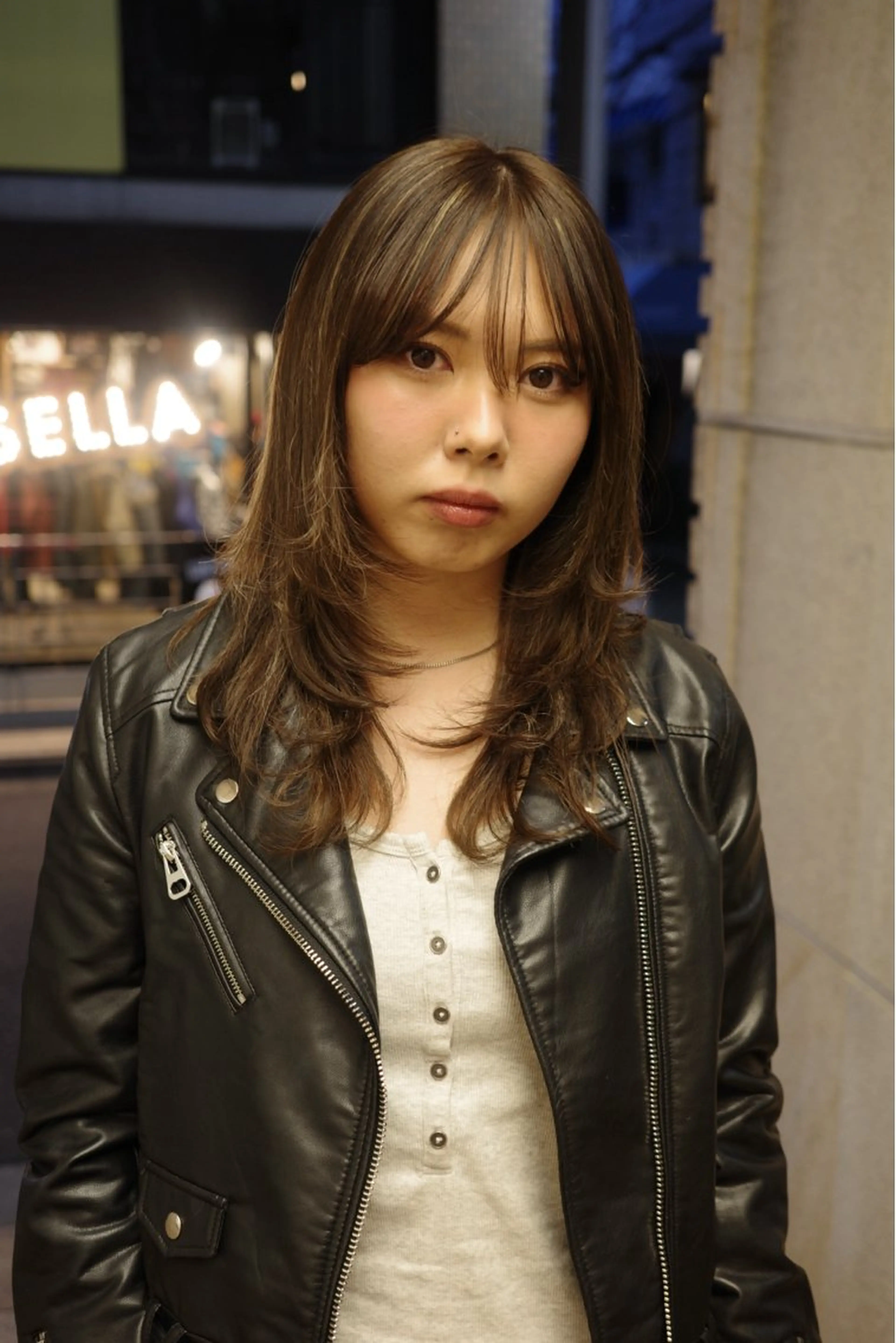 セミロング カラー ハイトーンカラー ⭐️NAZUNAのヘアスタイル