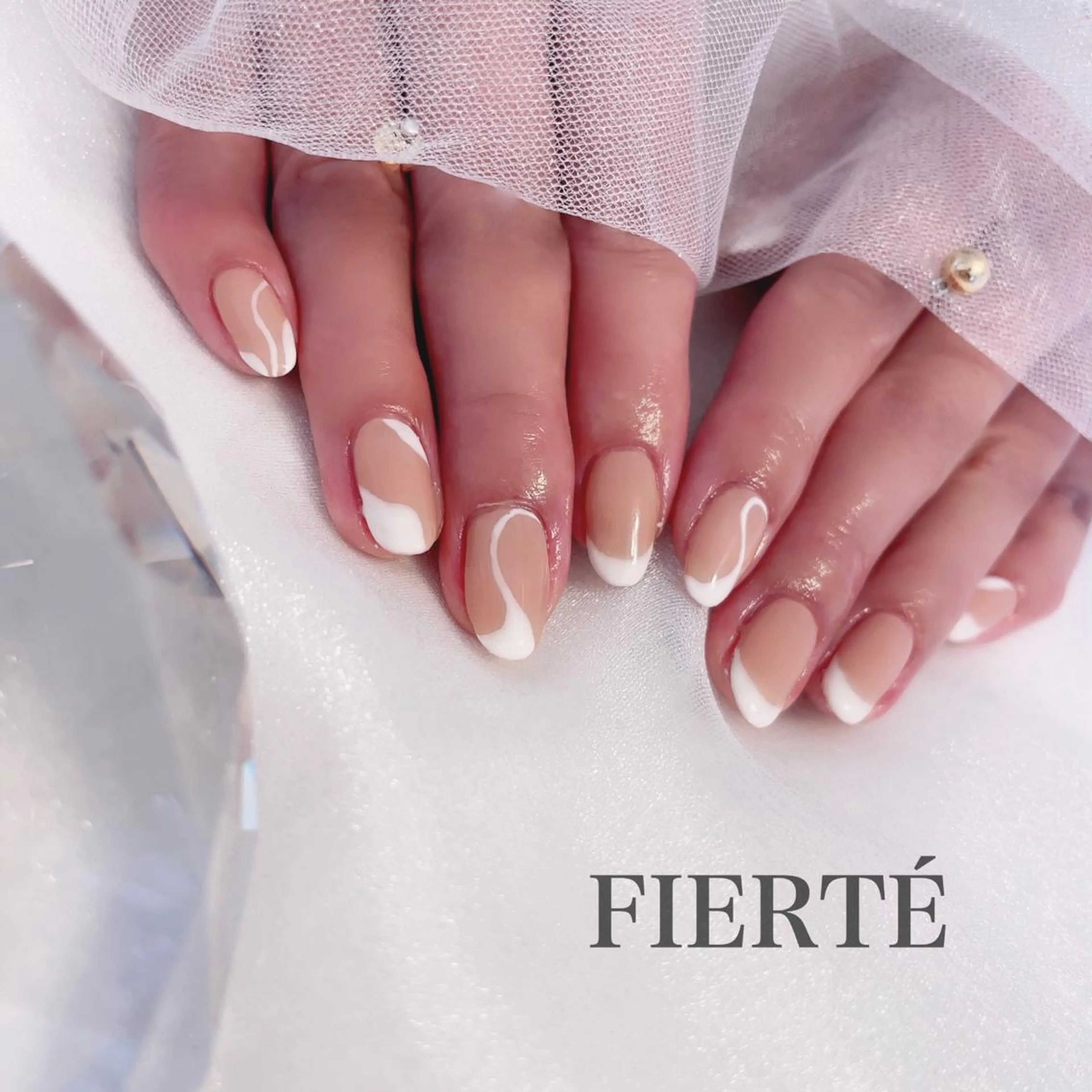 ハンドジェル💅✨パーツもアートもやり放題✨(オフ込)の写真