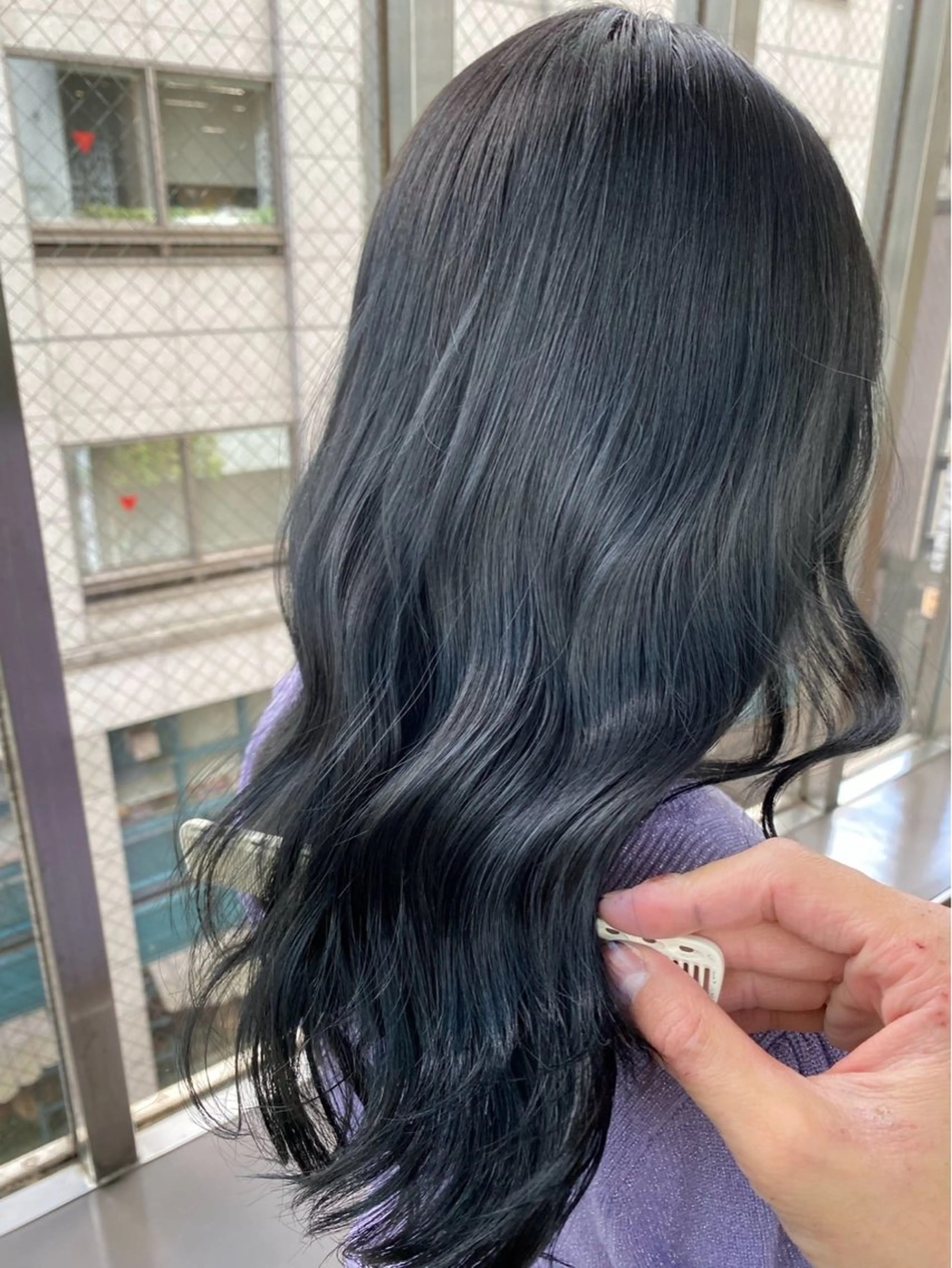 ロング カラー 廣瀬 奈緒のヘアスタイル