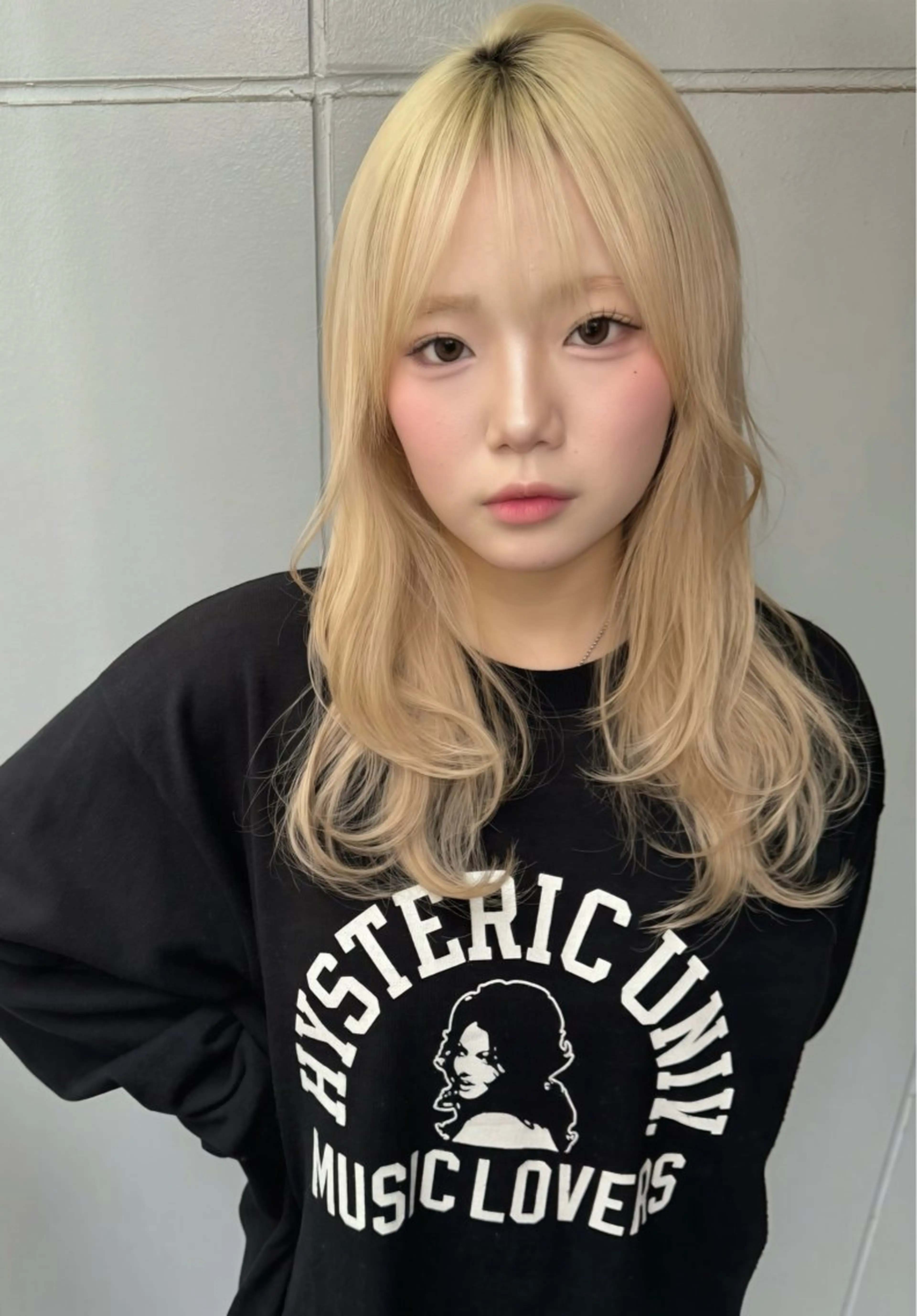 ミディアム カラー 抜きっぱなしブロンド ブロンド 顔周りカット レイヤーカット 似合わせカット 🚩東京↔︎長野/ 青木亮太のヘアスタイル