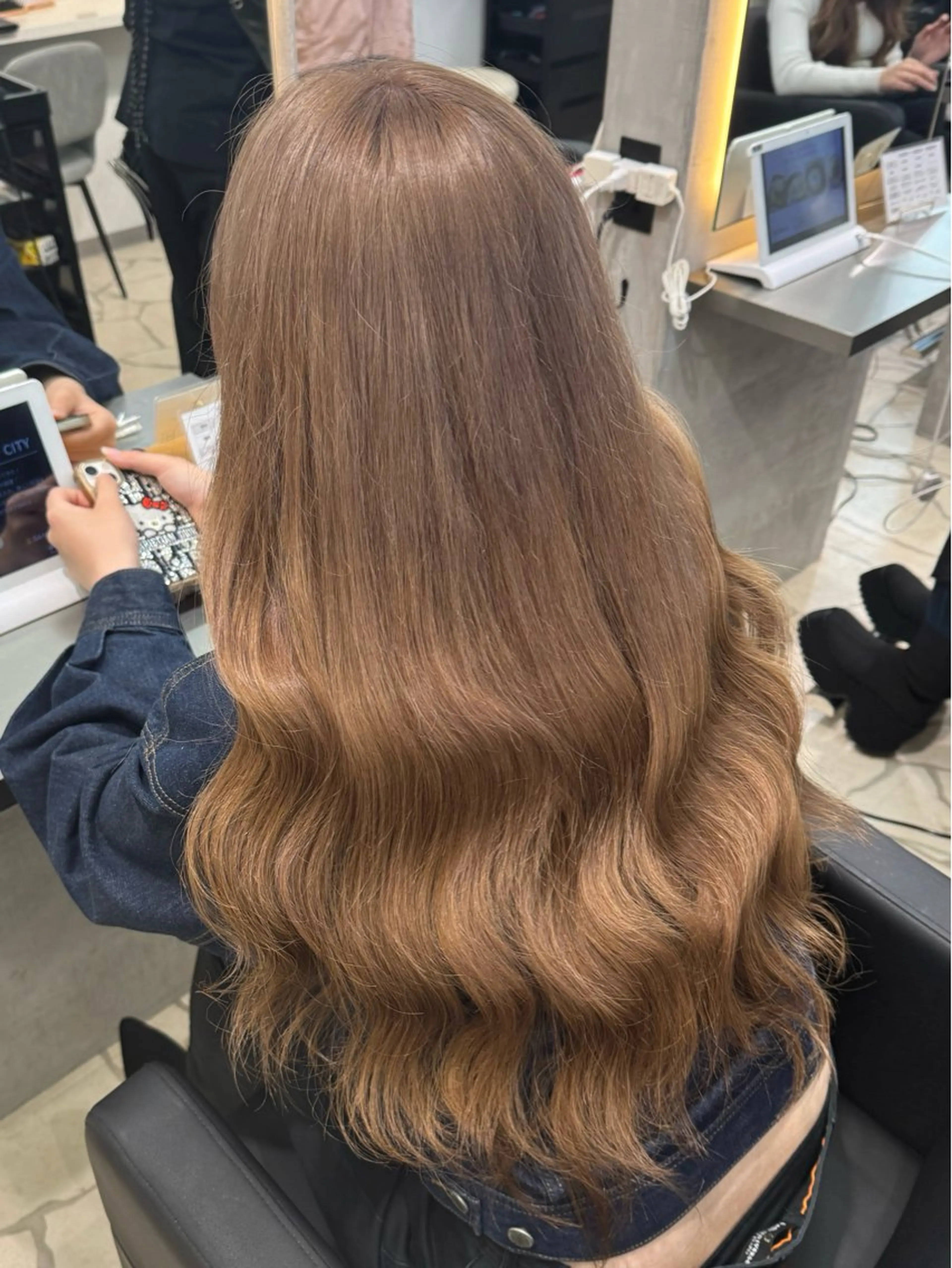 ロング カラー ベージュカラー ブリーチ ミルクティーベージュ カット ヘアカラー エクステ/透明感 韓国ヘア/KENTAのヘアスタイル