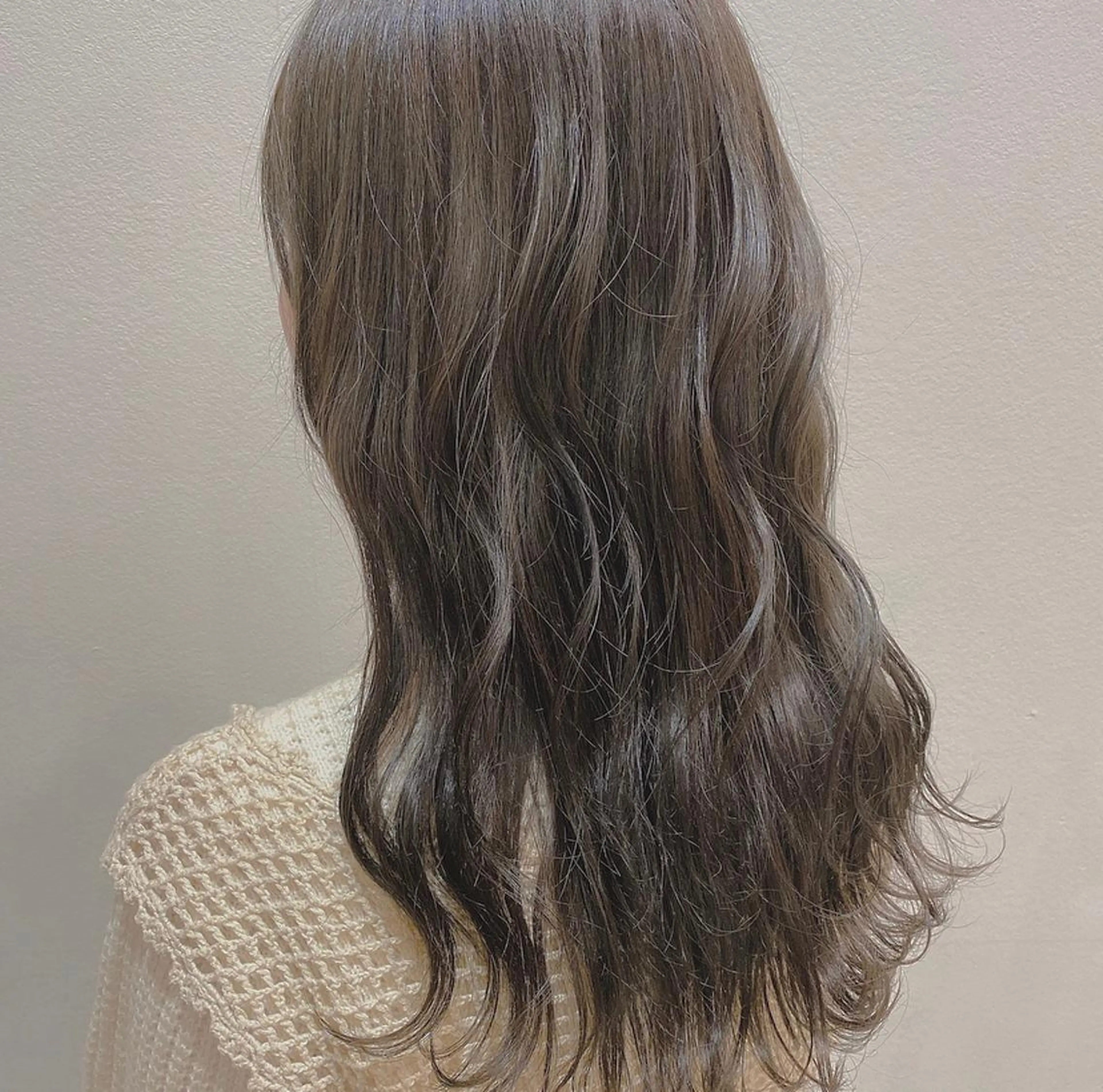 ロング カラー ベージュカラー オリーブベージュ 阿部 響香のヘアスタイル