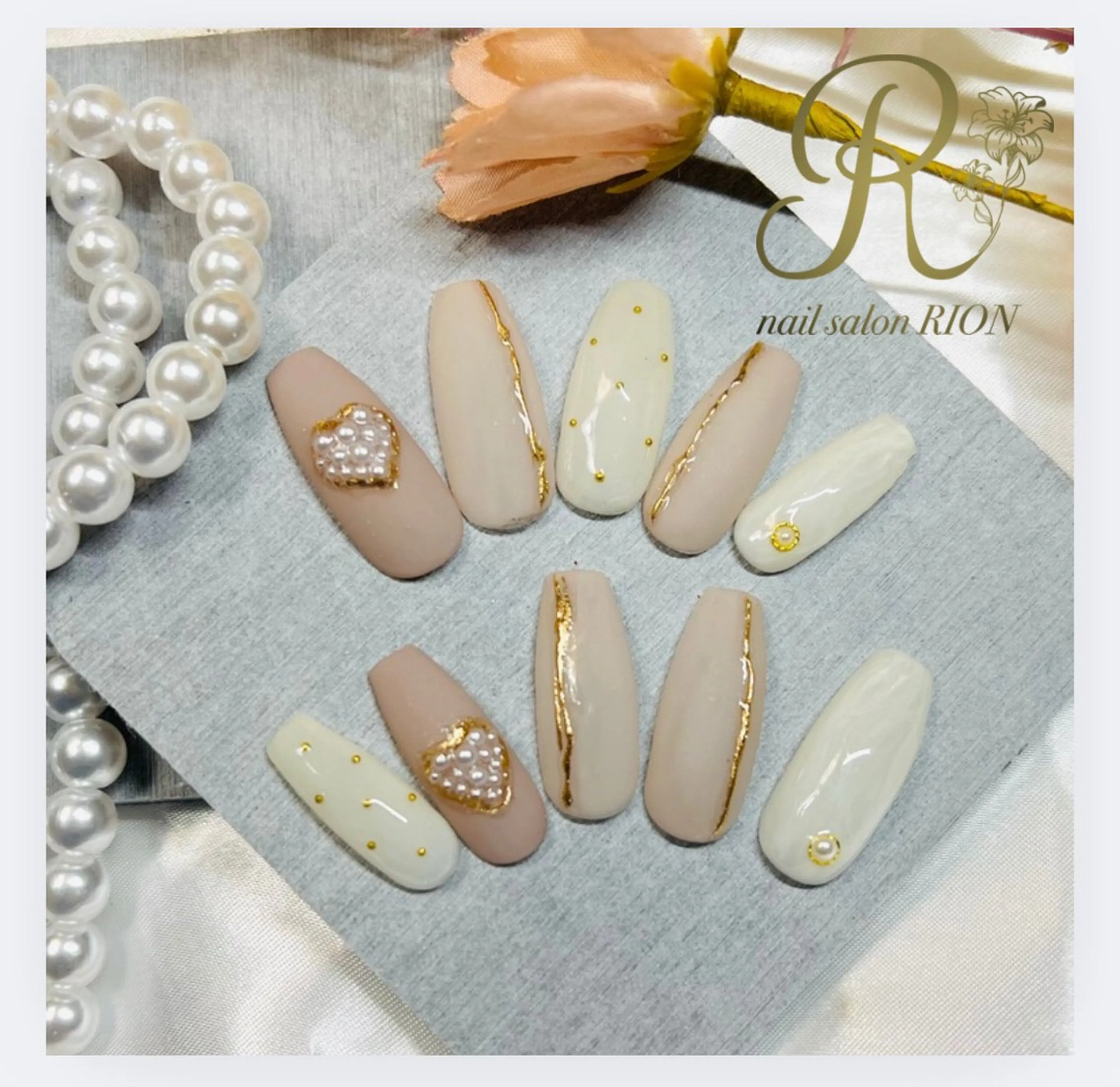 ネイル ゴールド ハート オフィスネイル シンプルネイル ホワイト 加藤 恵のネイルデザイン