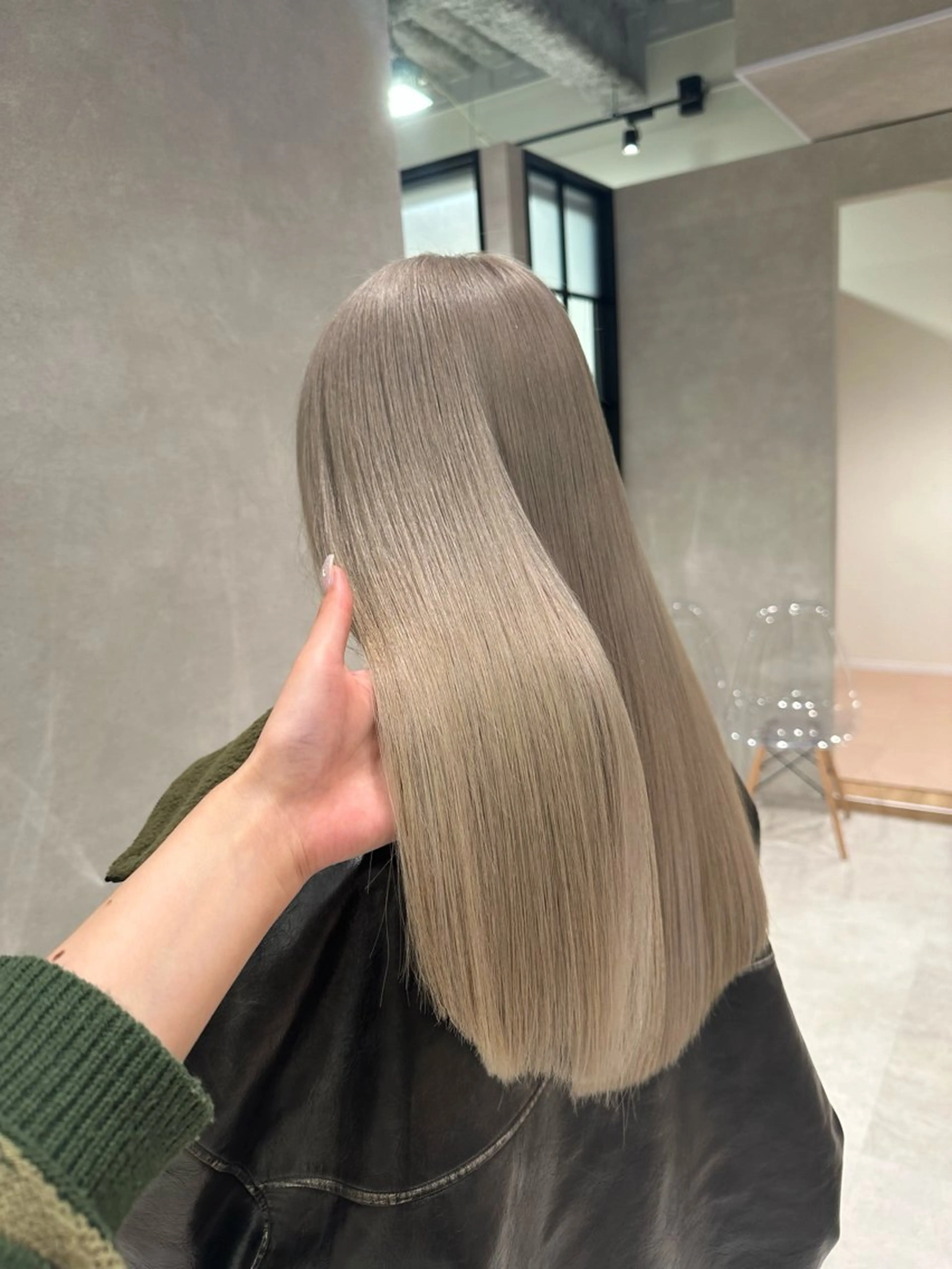 セミロング カラー ブリーチ カット ヘアカラー regalo 森重ユウのヘアスタイル