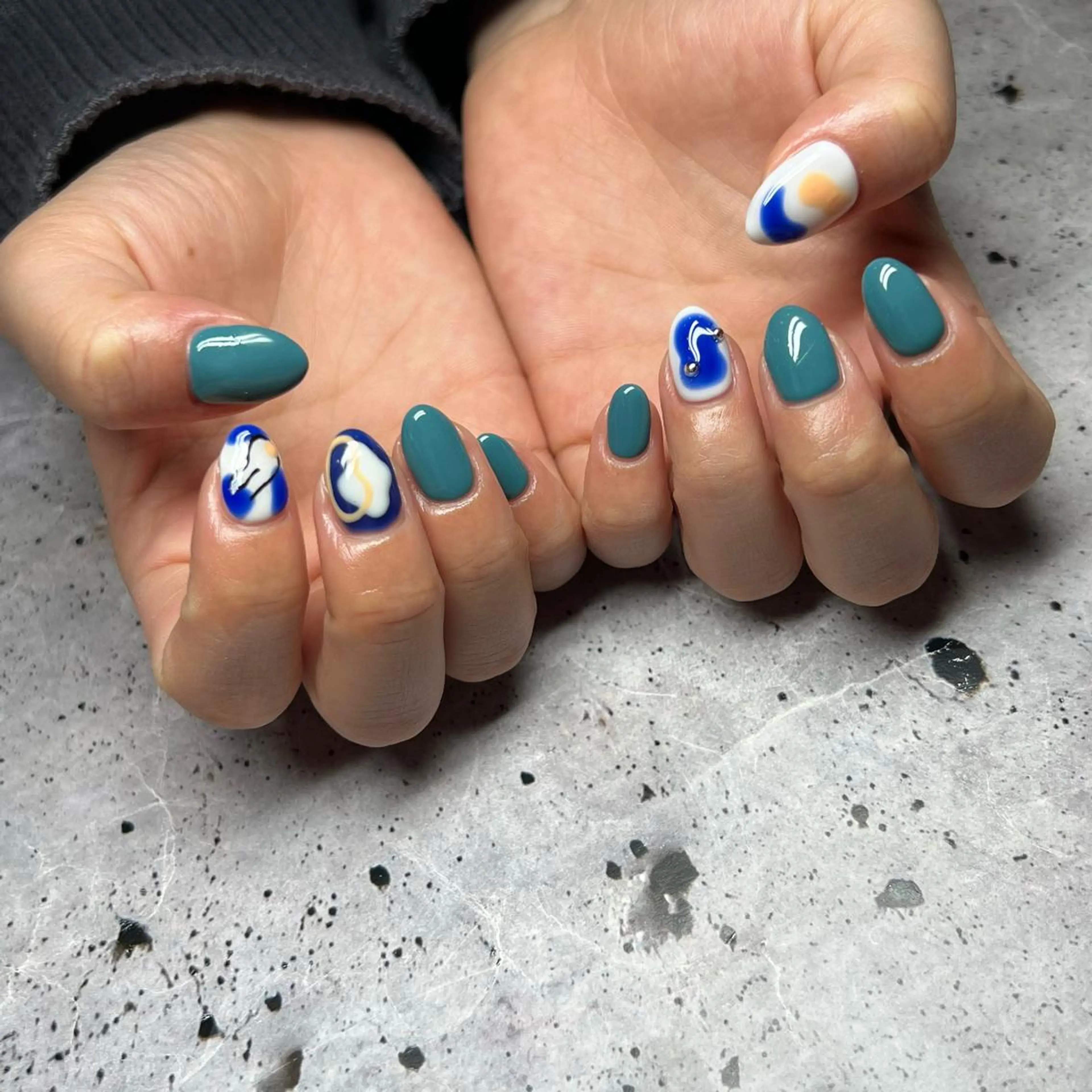 ネイル ブルー オレンジ ハンドネイル 𝐫𝐚𝐢 𝐧𝐚𝐢𝐥のネイルデザイン