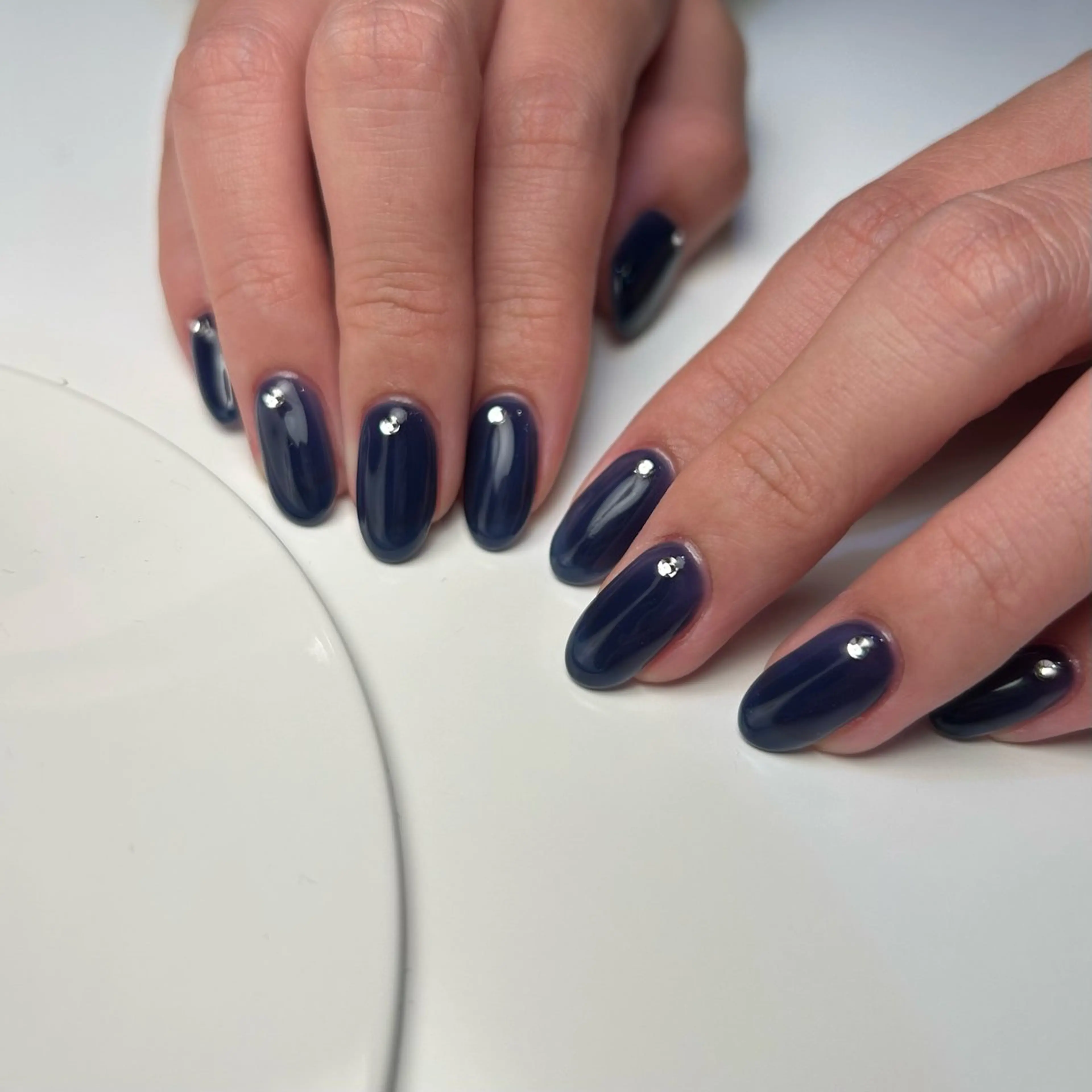 ネイル ワンカラーネイル ストーンネイル Yumi 広尾|恵比寿ネイルのネイルデザイン