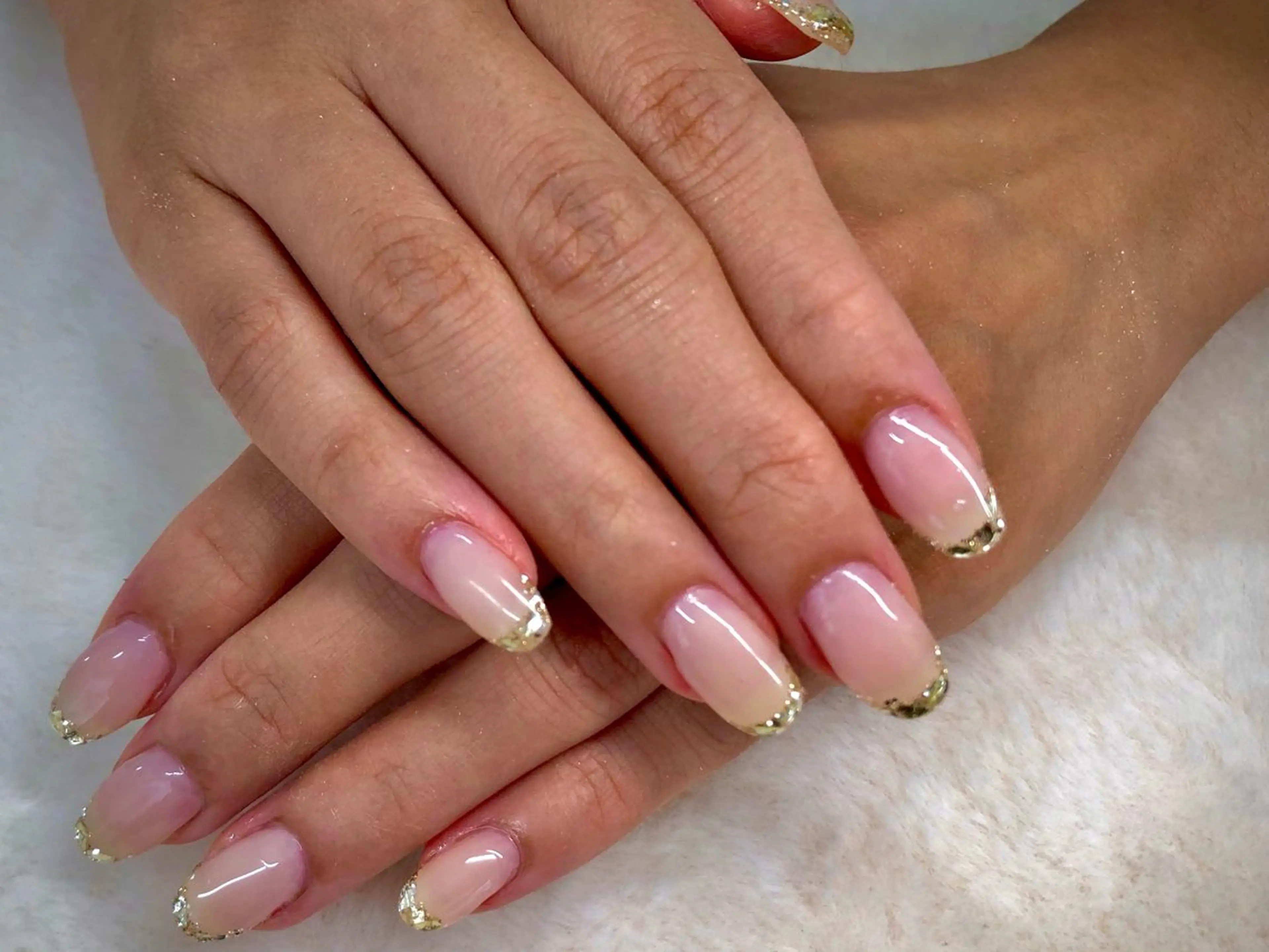 ネイル フレンチネイル ガラスフレンチ ゴールド ハンドネイル ハンドケア Epokku ネイルサロンのネイルデザイン