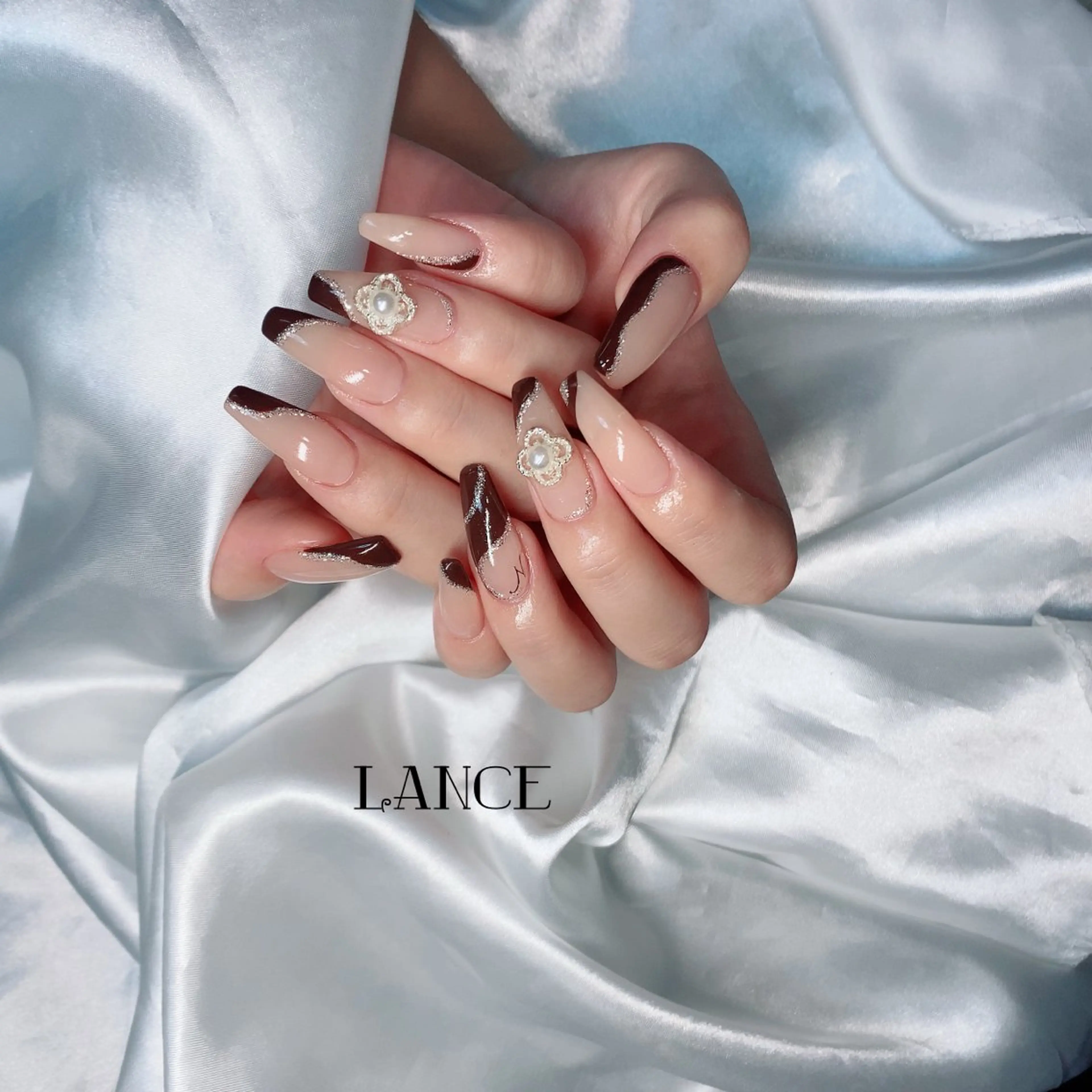 ネイル オーロラネイル フレンチネイル キラキラネイル ニュアンスネイル ピンク ハンドネイル Lance nailのネイルデザイン