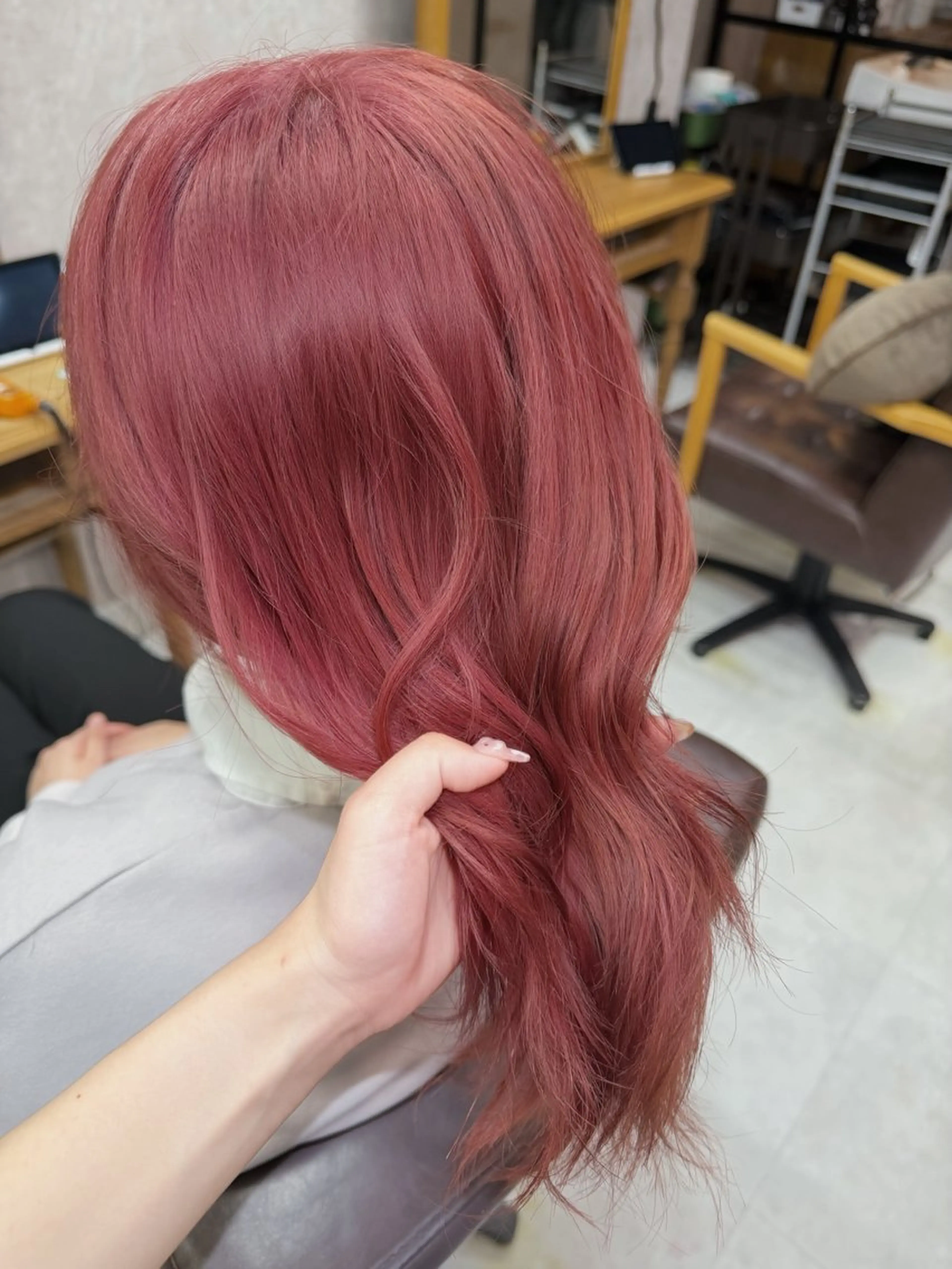 ミディアム ヘアカラー Colore(コローレ)所属・顔タイプ/ダブルカラ ー/りりかのヘアスタイル