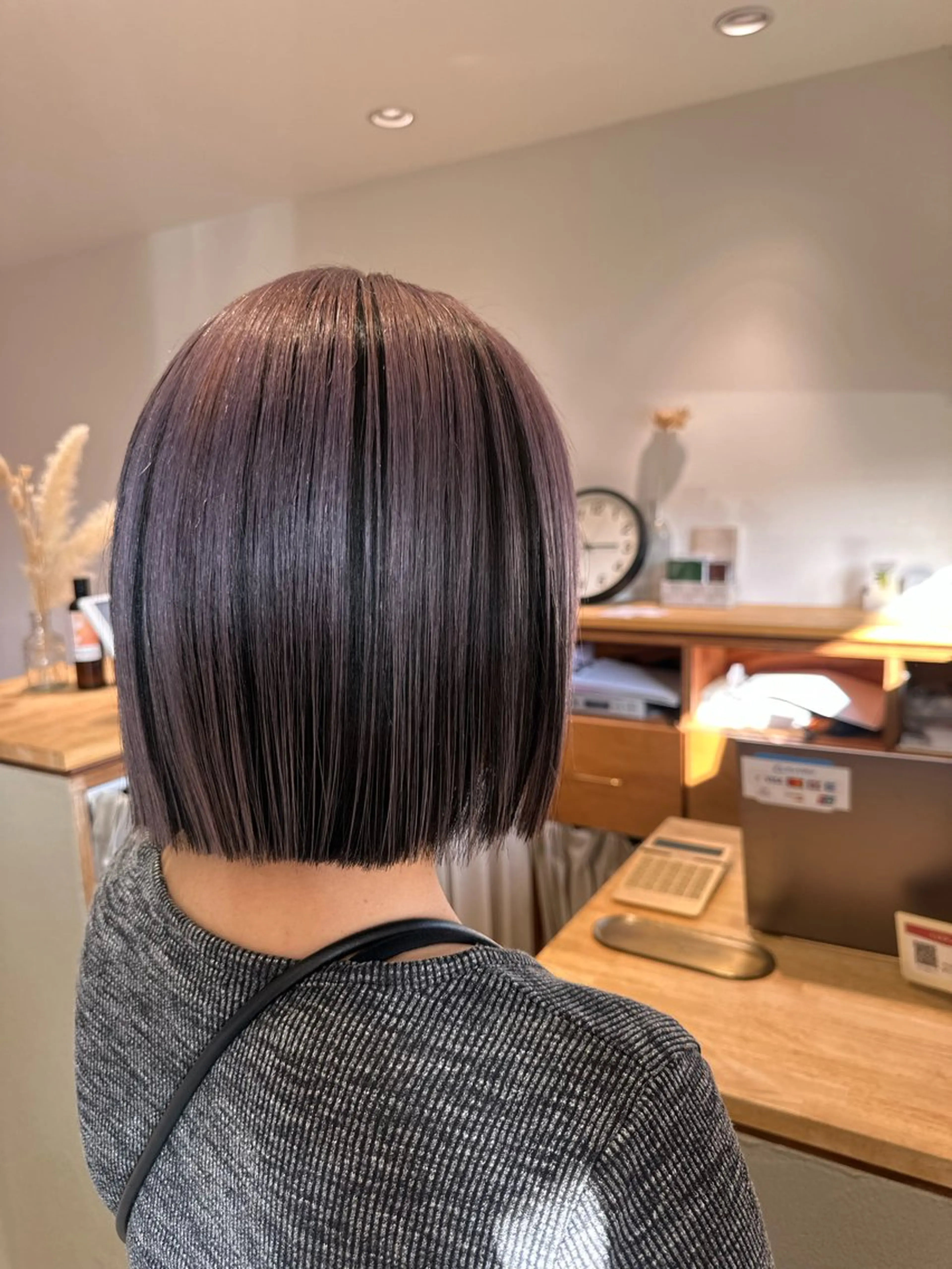 ミディアム ラベンダーベージュ ヘアカラー レイヤー/蟹江/ くすみカラー/川口のヘアスタイル