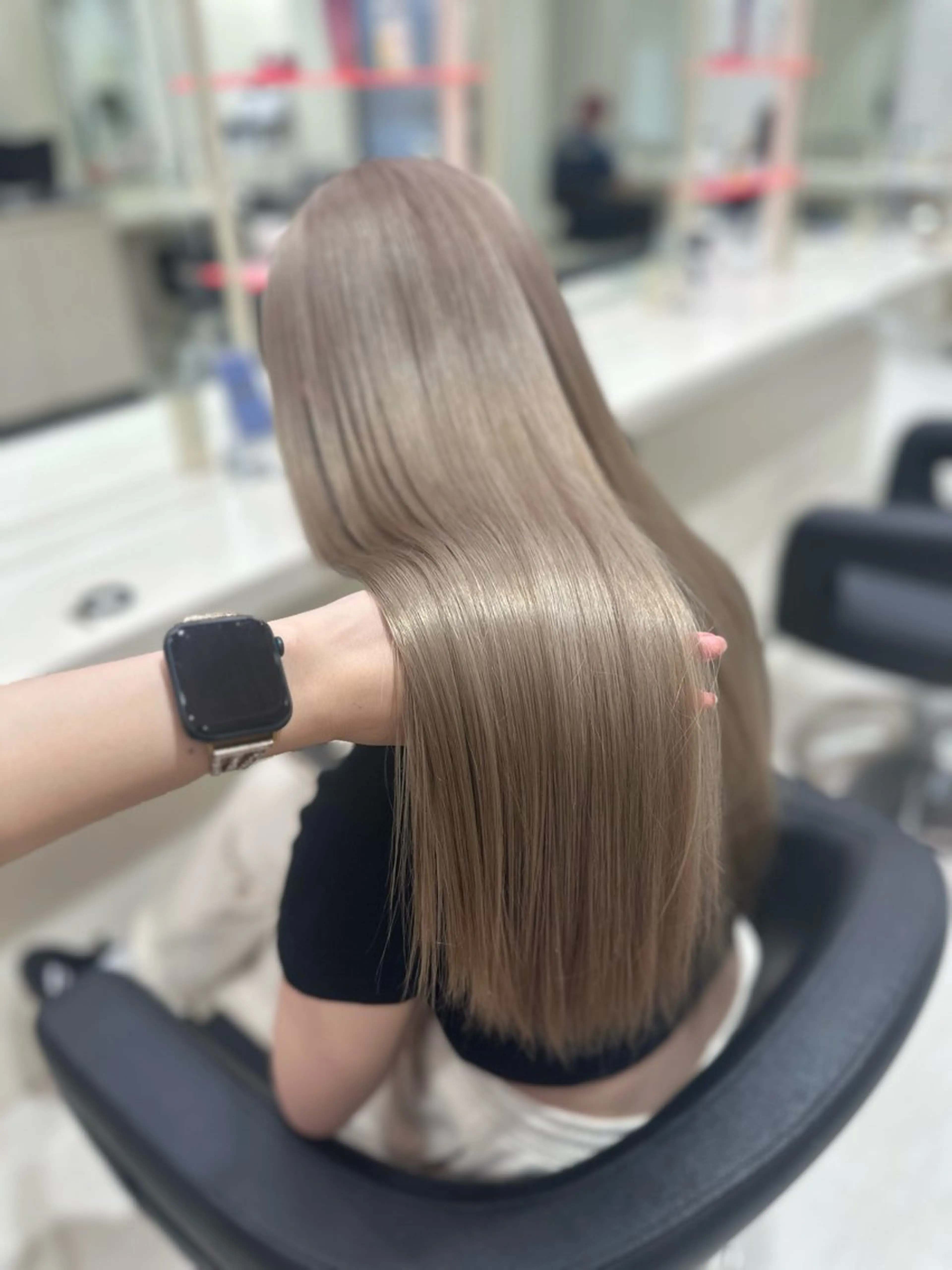 ロング ️🫧 AINE 🫧ハイトーンカラーのヘアスタイル