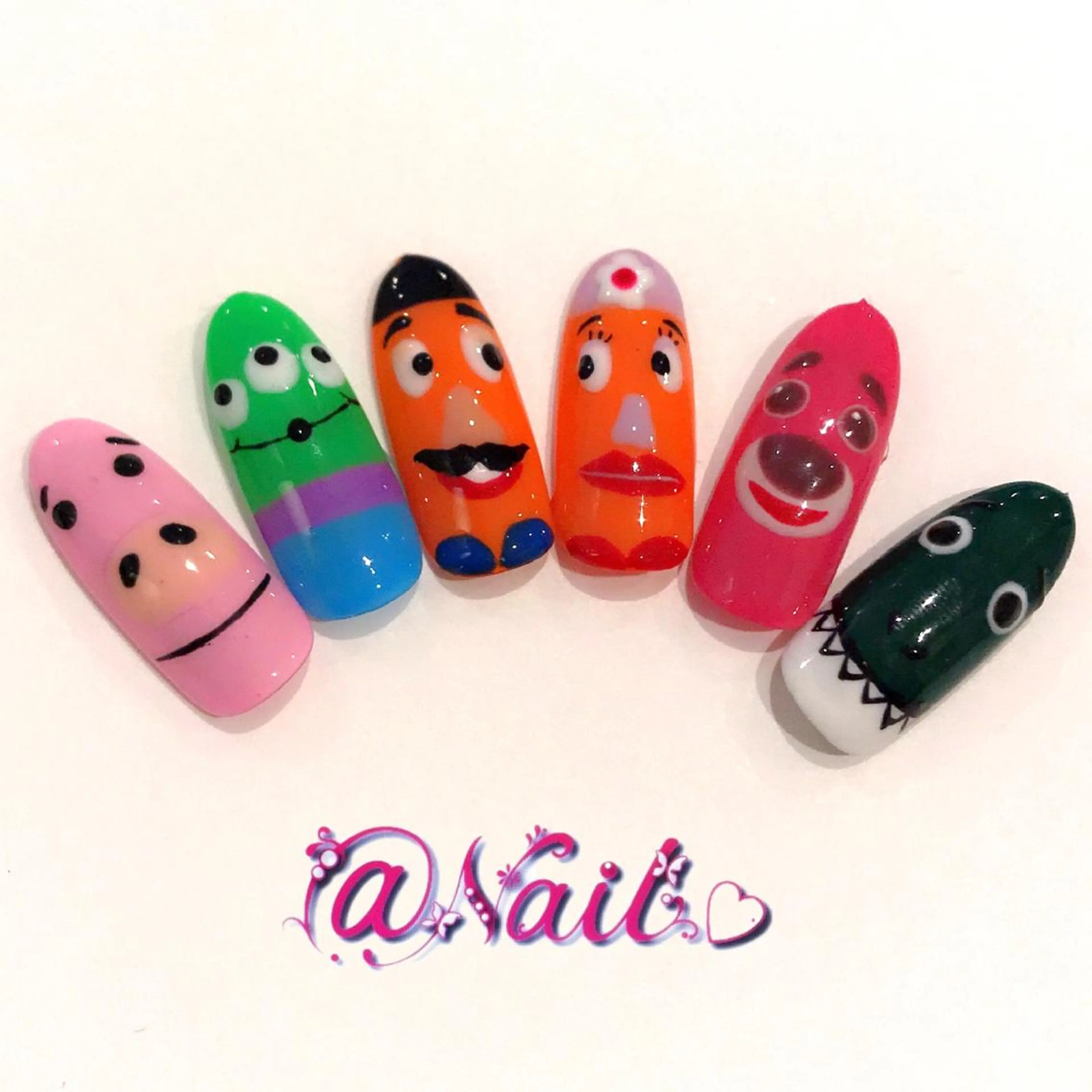 ネイル 小尾 栞のネイルデザイン