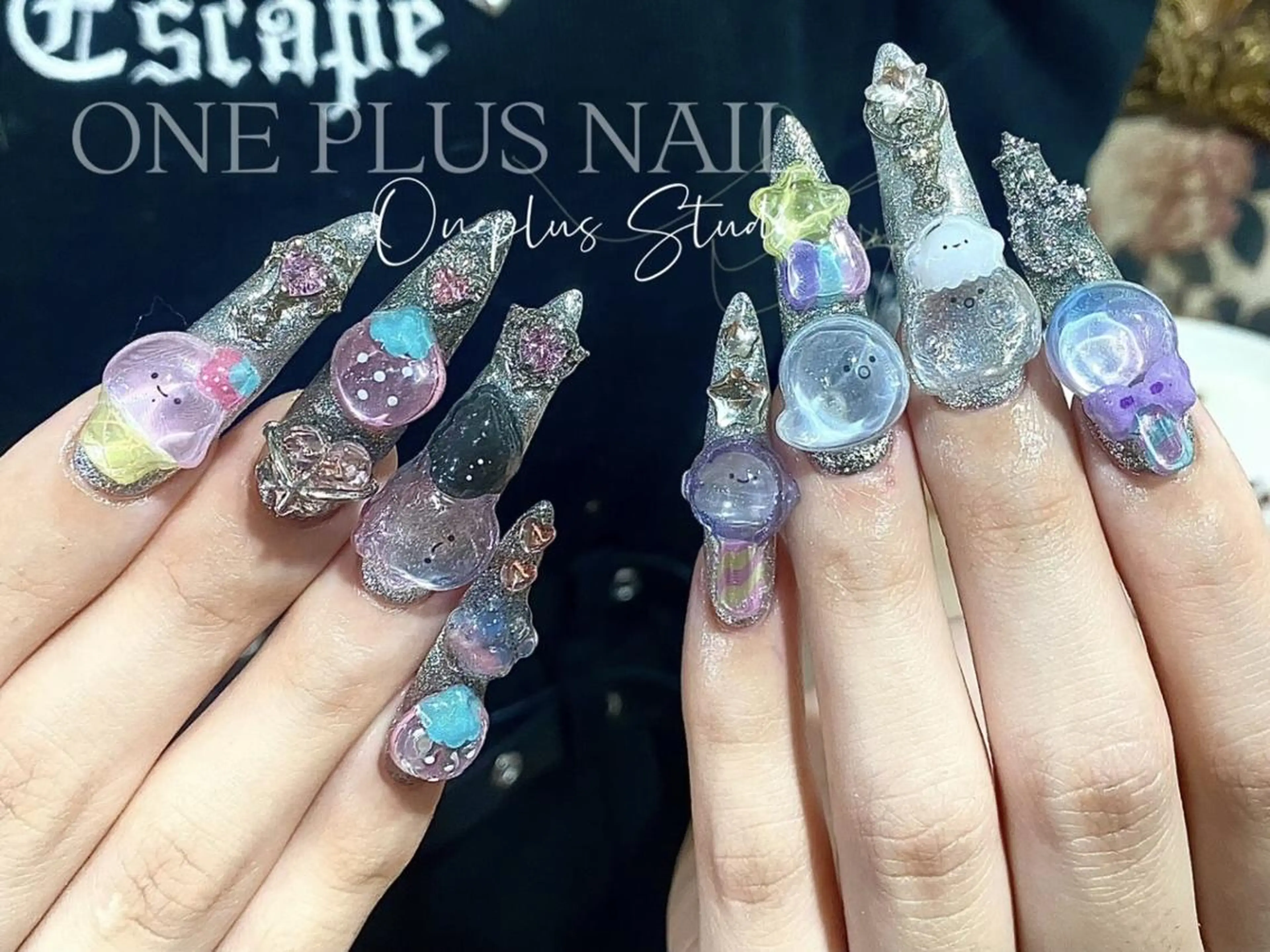 ネイル ジェルネイル キラキラネイル 韓国ネイル ラメ(グリッター) マグネットネイル ハンドネイル One Plus Nail Salonのネイルデザイン