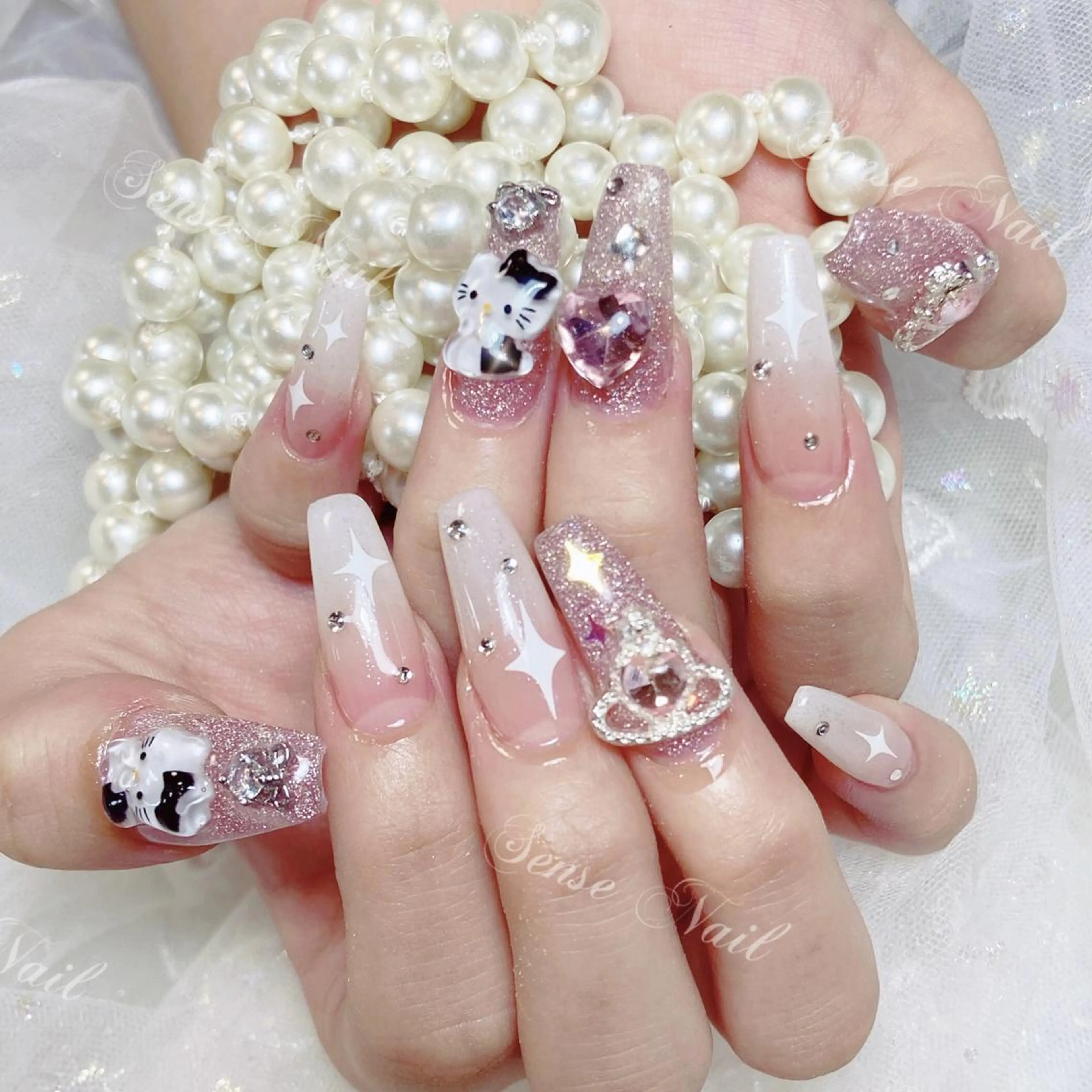 ネイル Kurieitibu 🍬Byu~tīのネイルデザイン