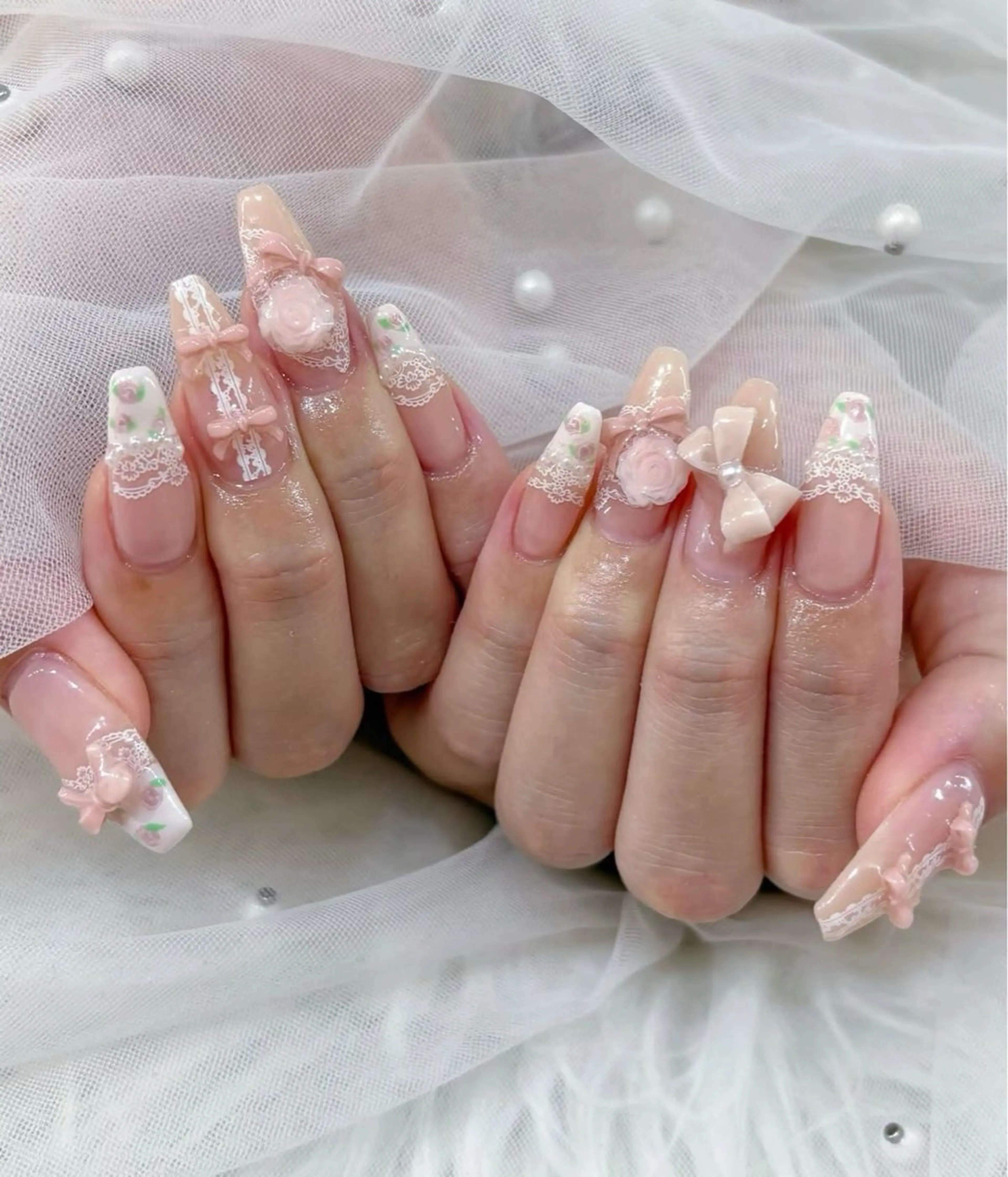 ネイル キラキラネイル 韓国ネイル ロングネイル ワンホンネイル ハンドネイル Josie nail salonのネイルデザイン