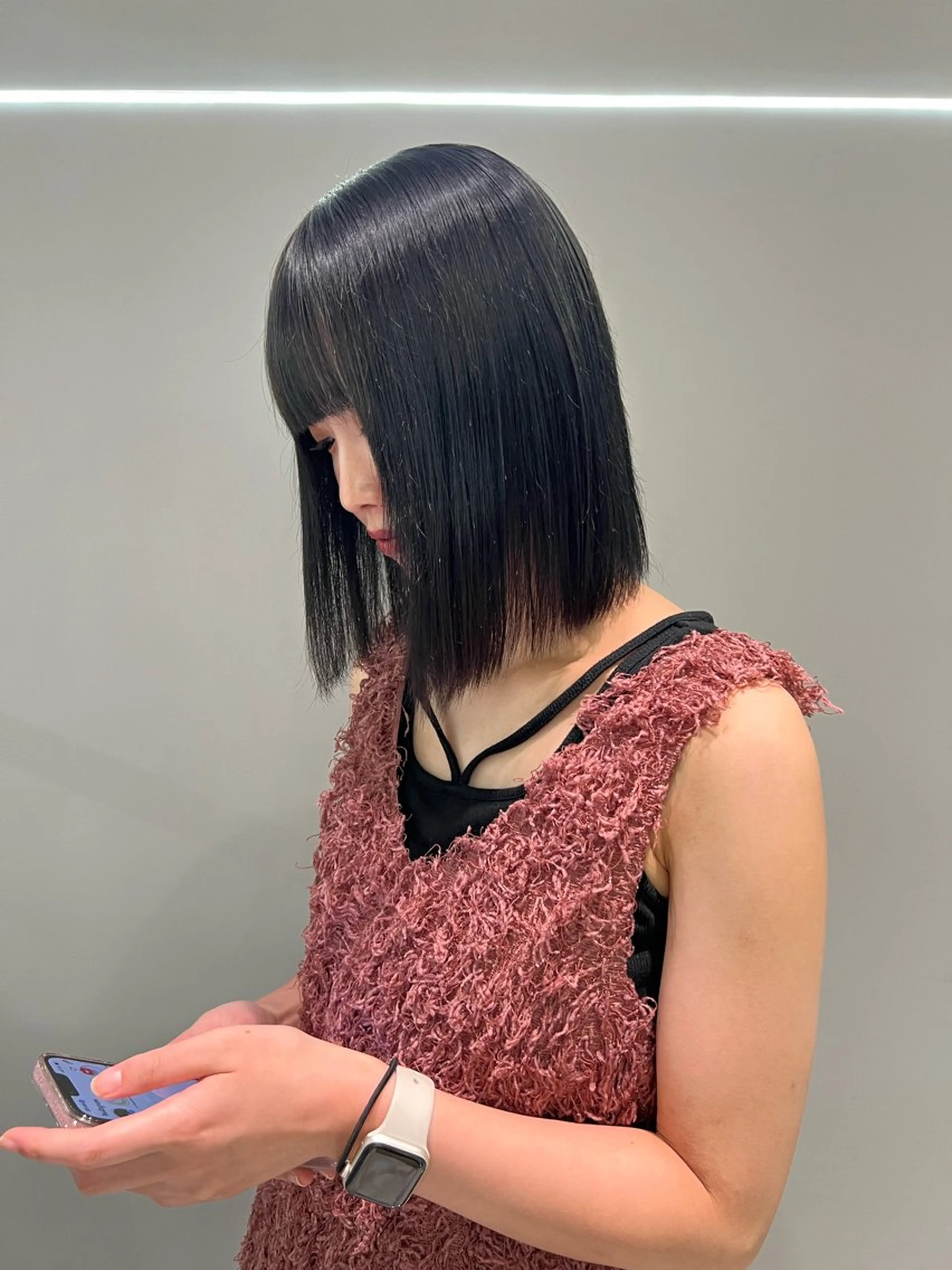 カラー 黒髪 グレーブラック GEM/ hinanaのヘアスタイル