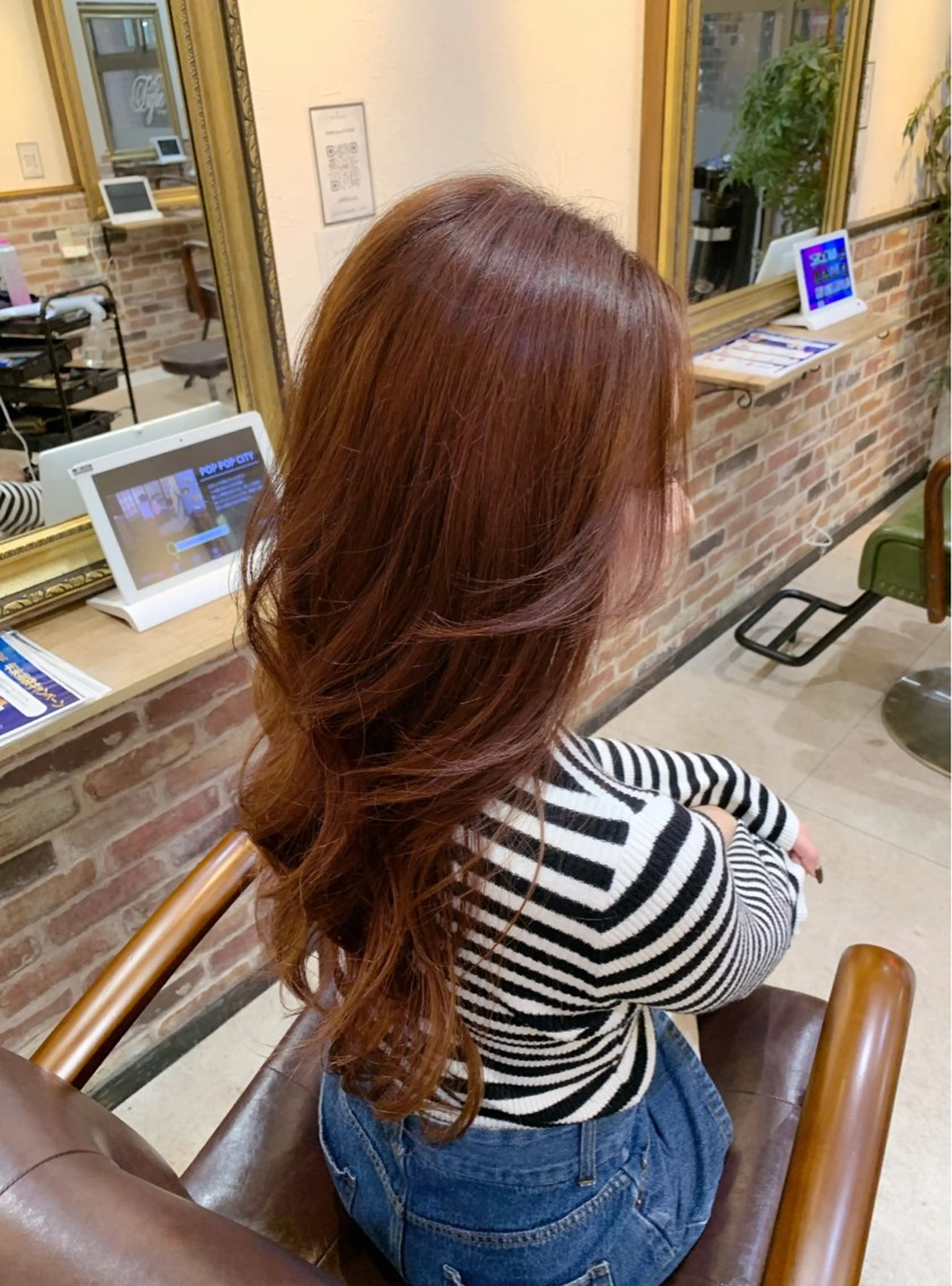 ロング カラー ブラウンカラー ピンクカラー ピンクブラウン カット ヘアカラー 越冨 晃平のヘアスタイル