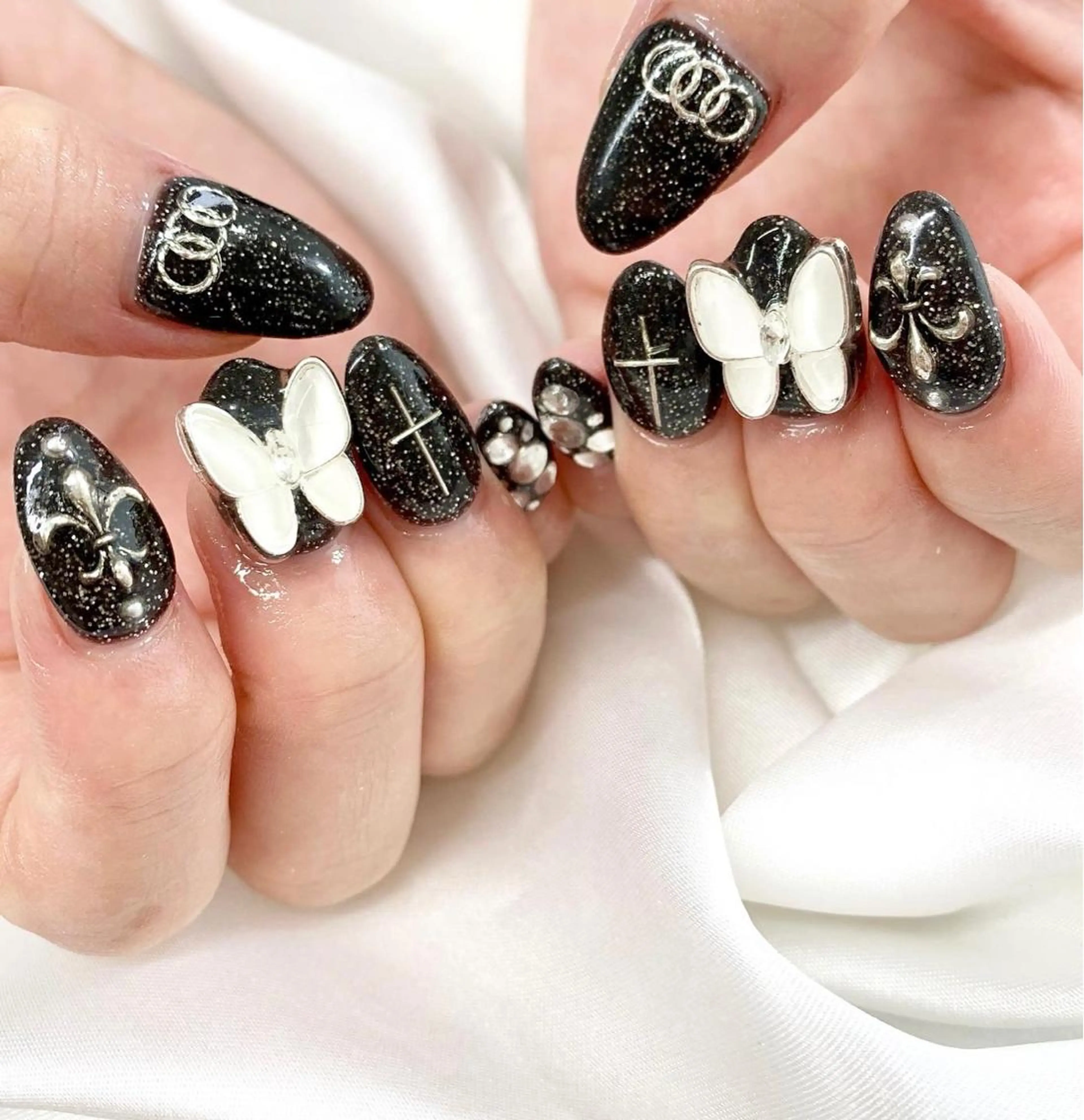 ネイル キラキラネイル pu muのネイルデザイン