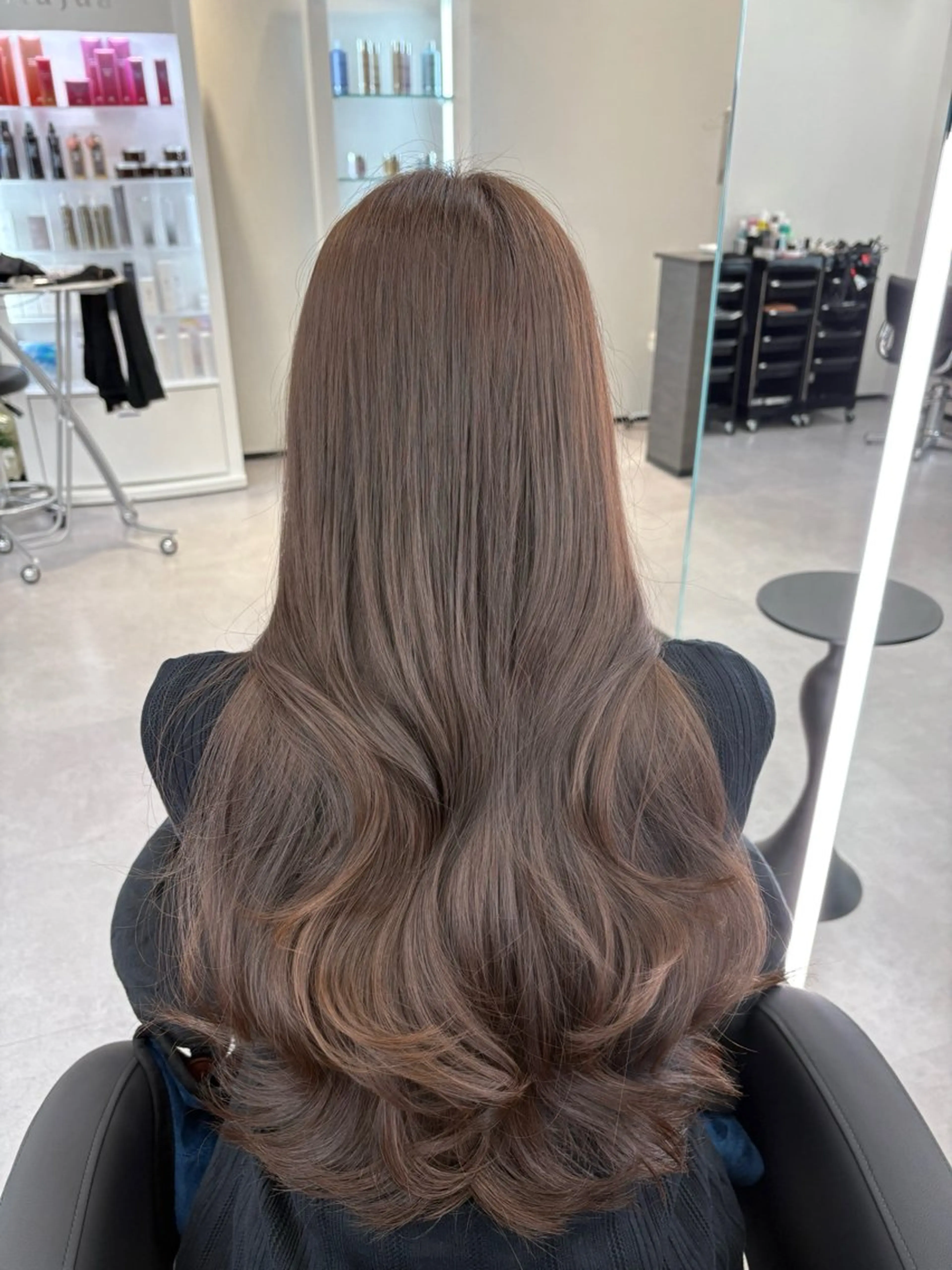 ロング カラー ブリーチ ブリーチなしカラー カット ヘアカラー 堀江/透明感 ベージュ/白川幸太のヘアスタイル