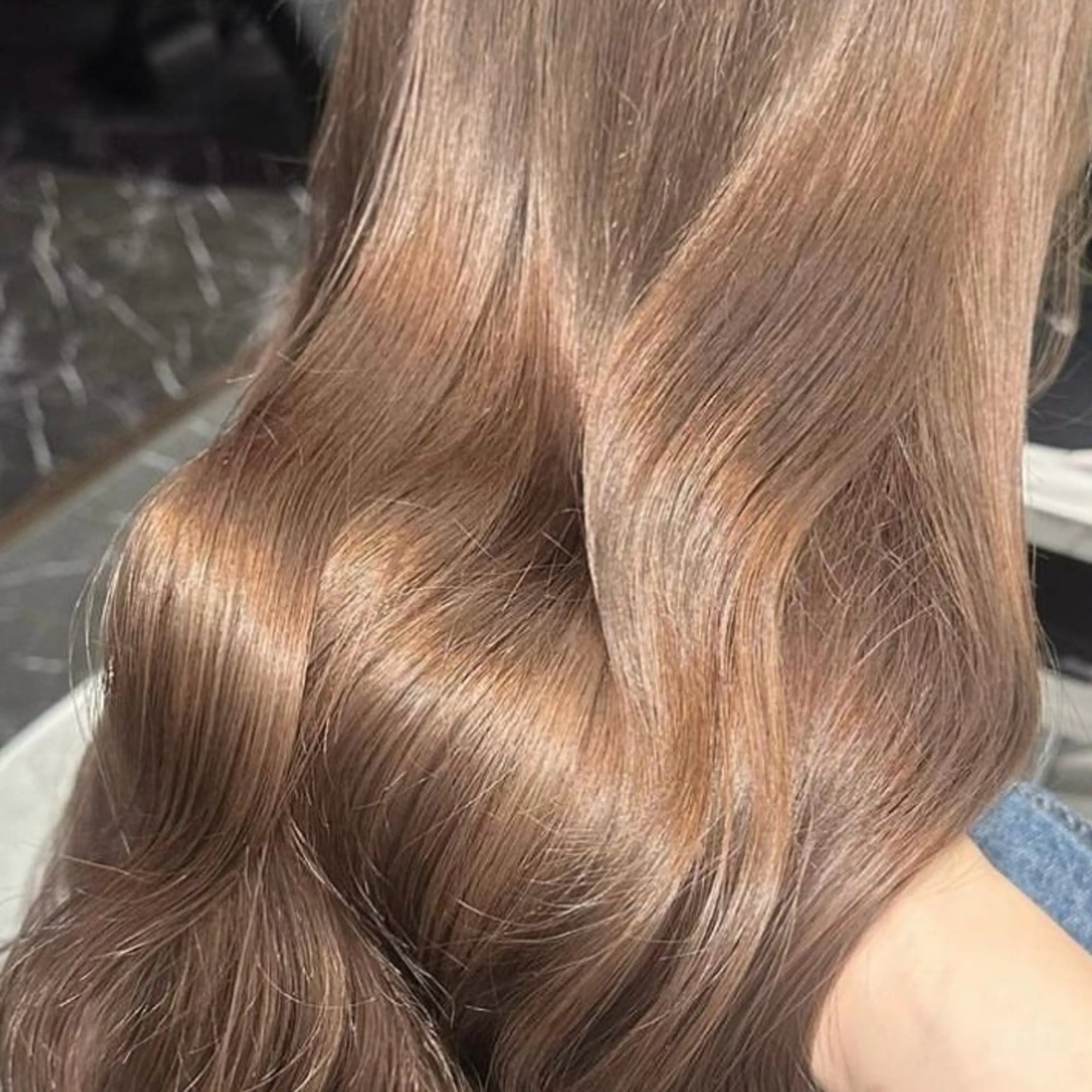 ロング カラー ヘアアレンジ ベージュカラー ブリーチ ブラウンカラー ブラウンベージュ ケアブリーチ ヘアカラー トリートメント 🌟🍒ハイトーン 韓国ヘア/ユウミのヘアスタイル