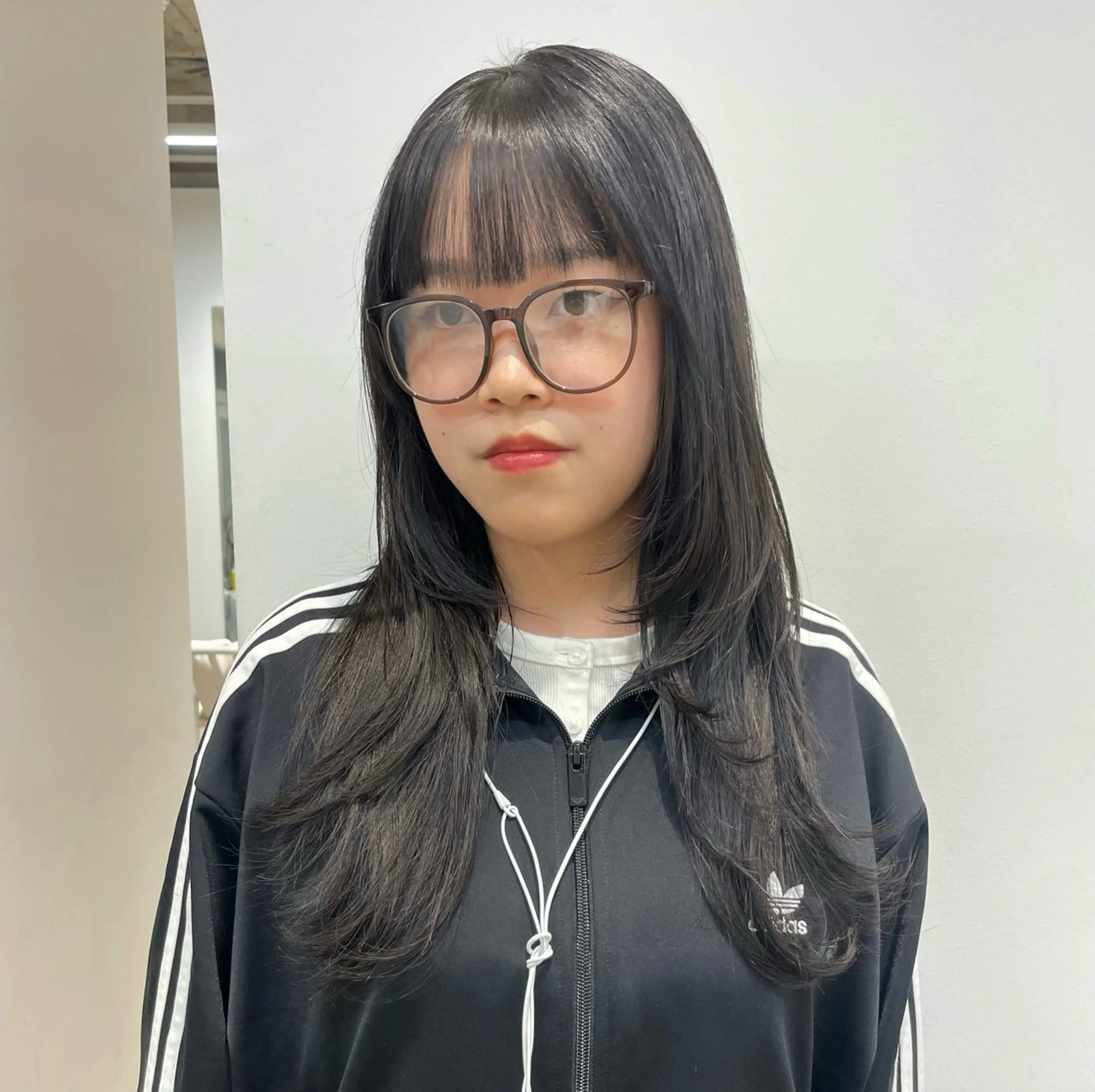 ロング ハッシュカット レイヤーカット mihane fit hueのヘアスタイル