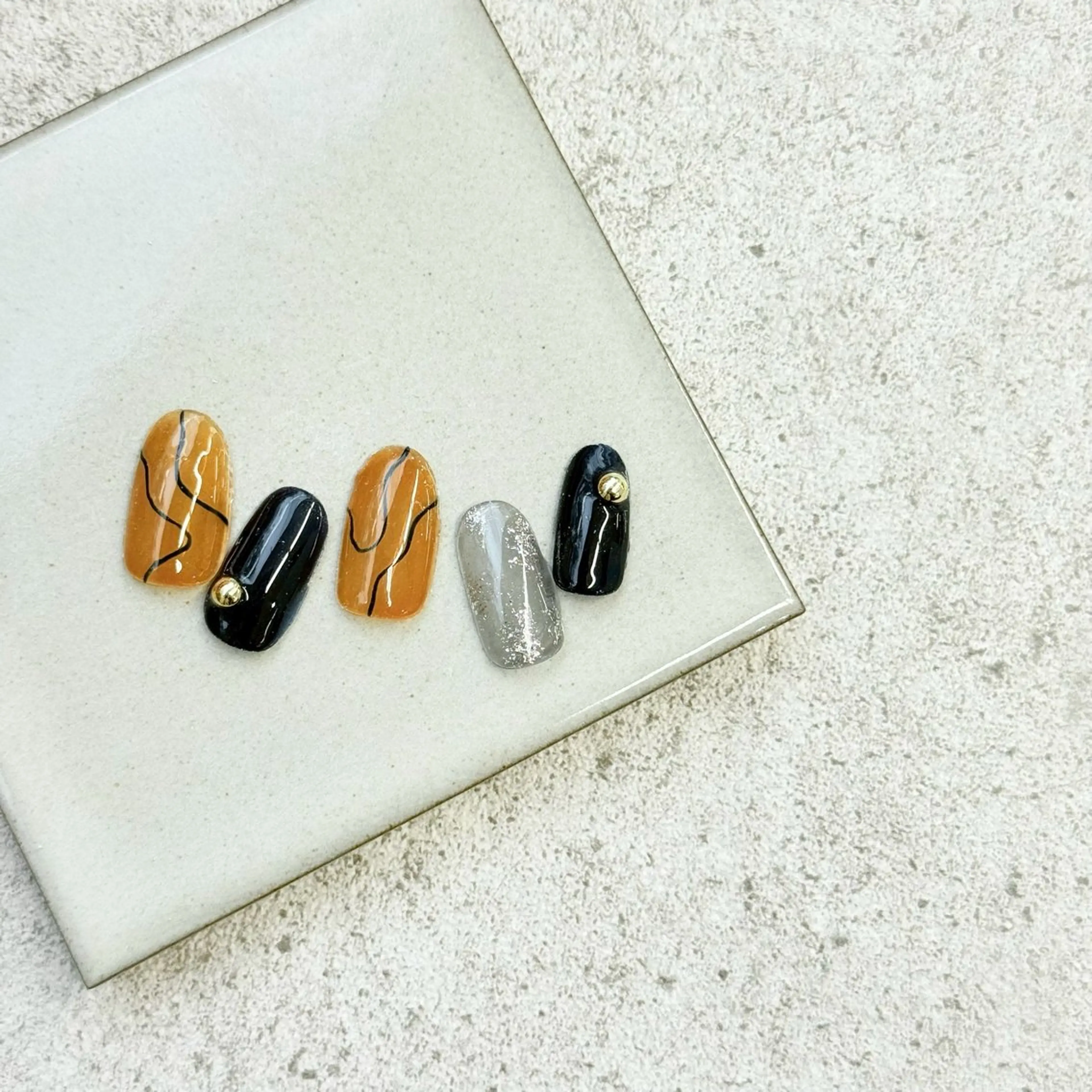 ミディアム MAXKELLY KAORIのネイルデザイン