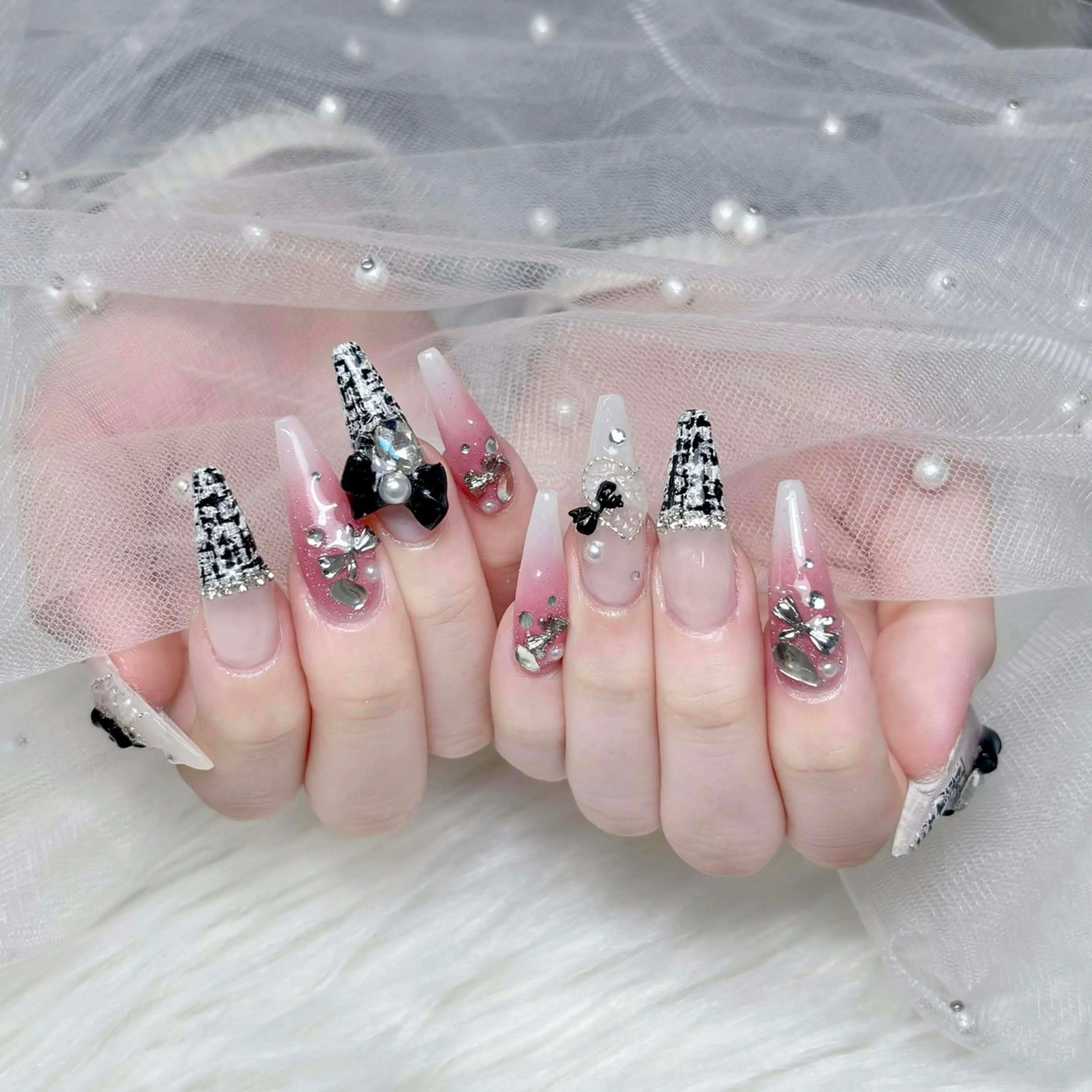 ネイル ハンドネイル ハンドケア Nova Nail Nambaのネイルデザイン