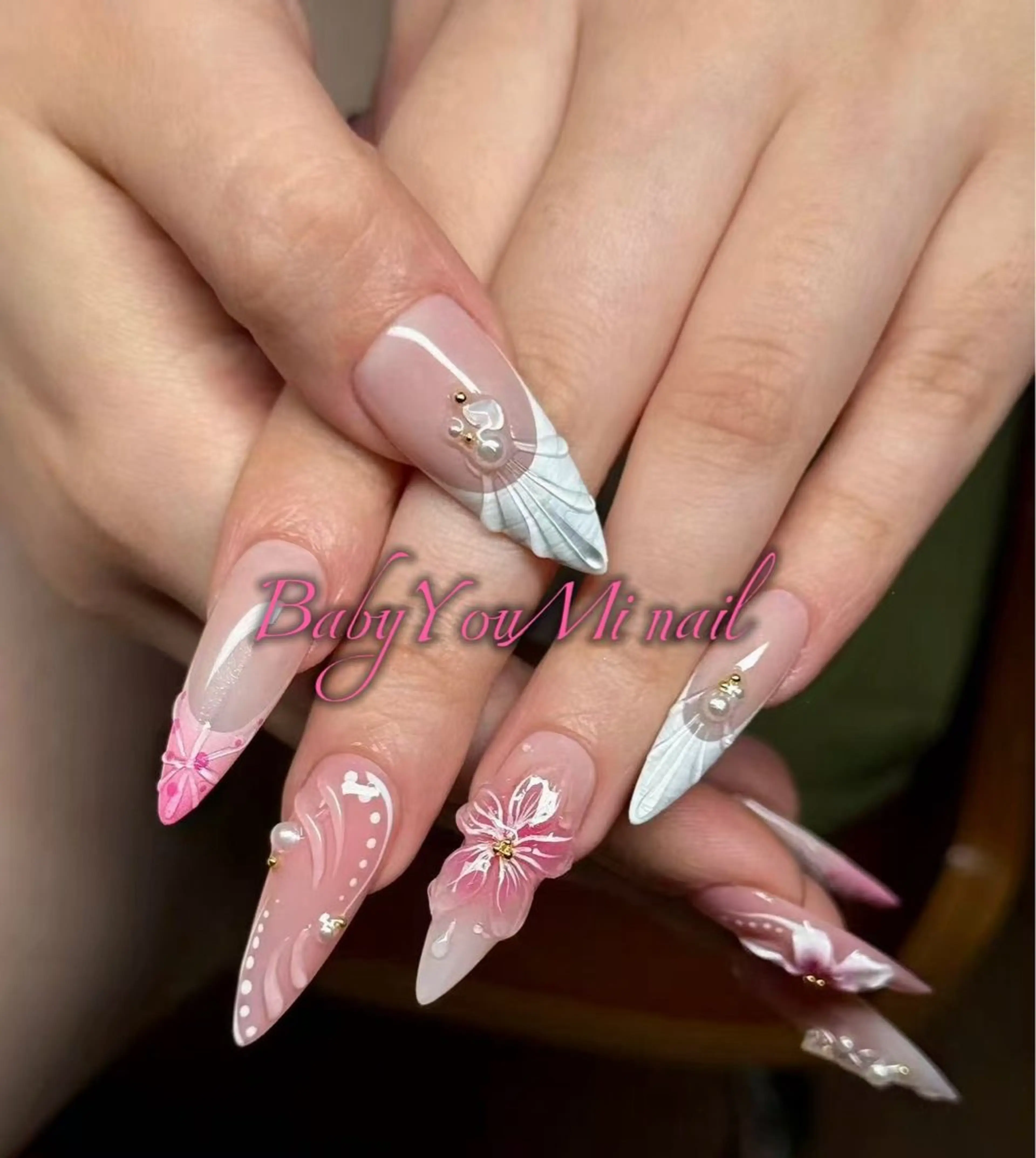 ネイル オーロラネイル フラワーネイル フットネイル フレンチネイル ジェルネイル ハンドネイル BabyYouMi ねねのネイルデザイン