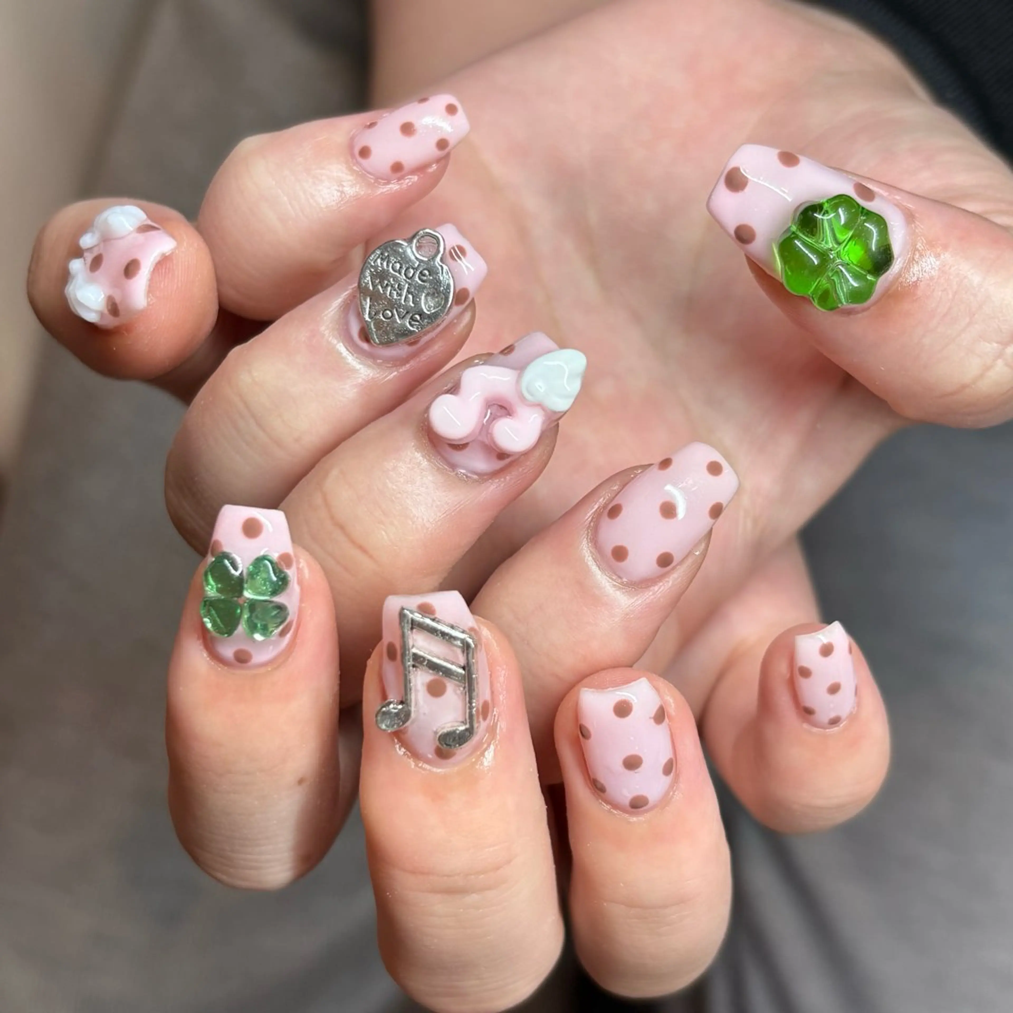 ネイル ハンドネイル ORCA nailsalonのネイルデザイン