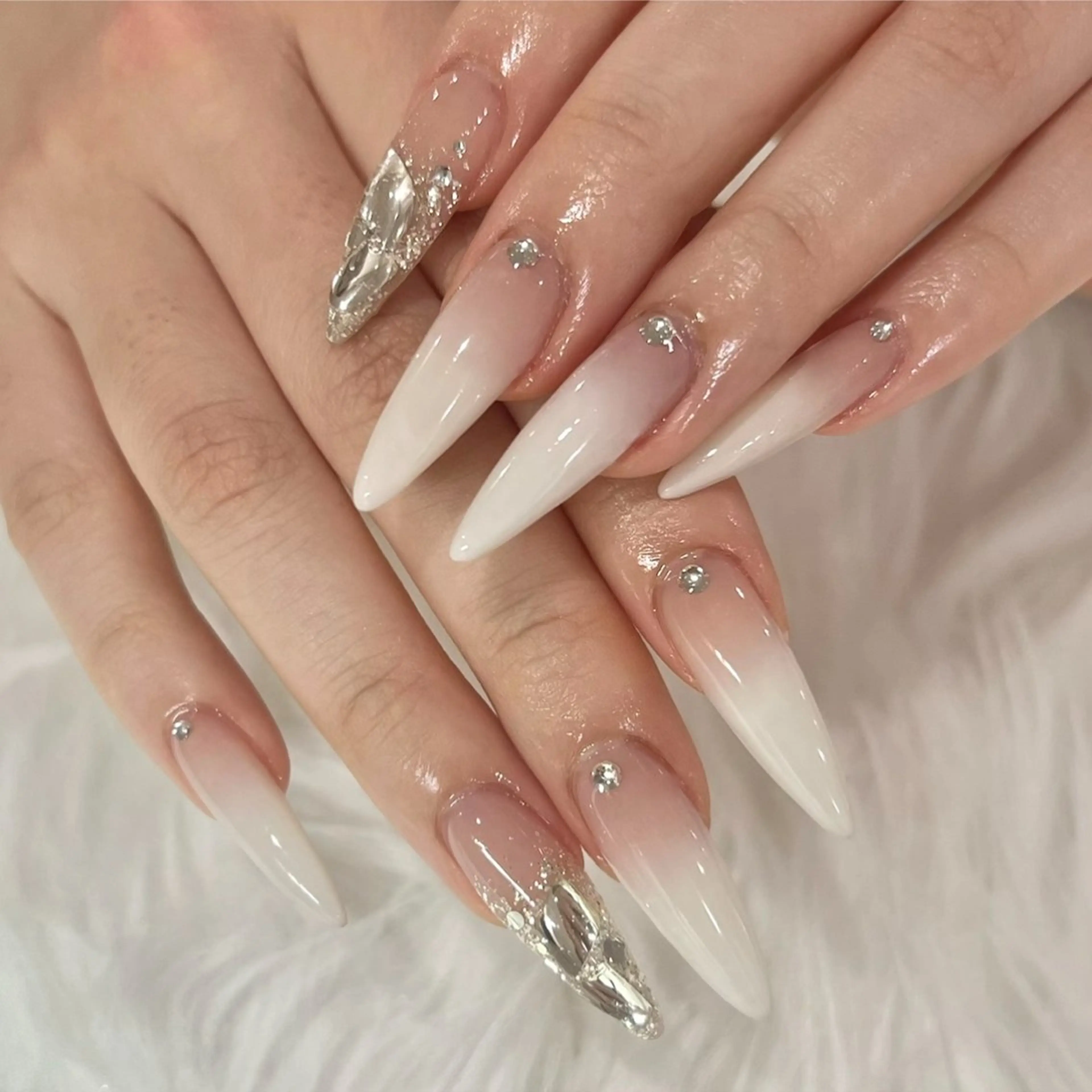 ネイル ハンドネイル 透明感ネイル ｜mahiru.のネイルデザイン