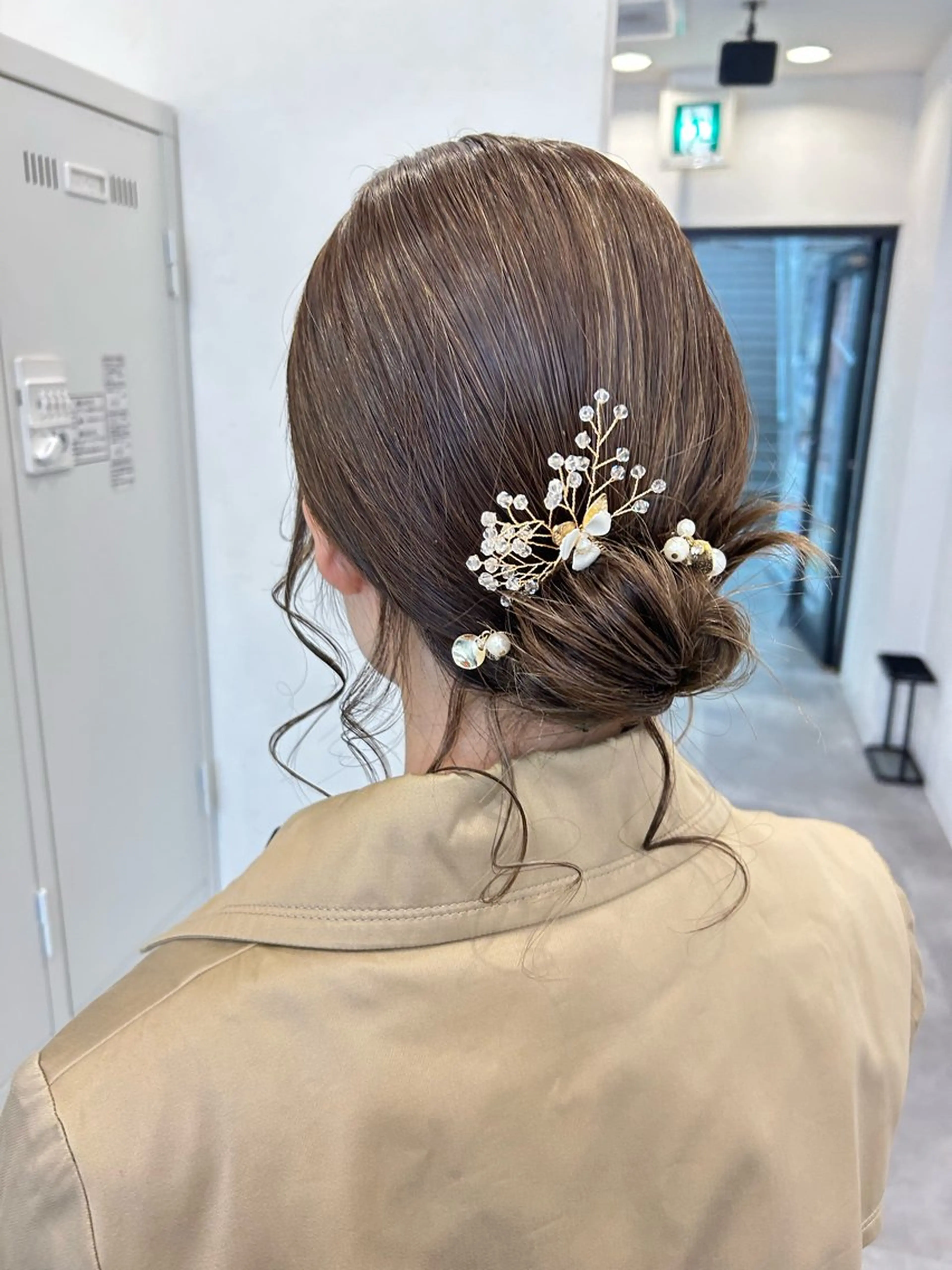 ミディアム ヘアアレンジ 縮毛矯正×髪質改善 カラー×クロスパーマのヘアスタイル