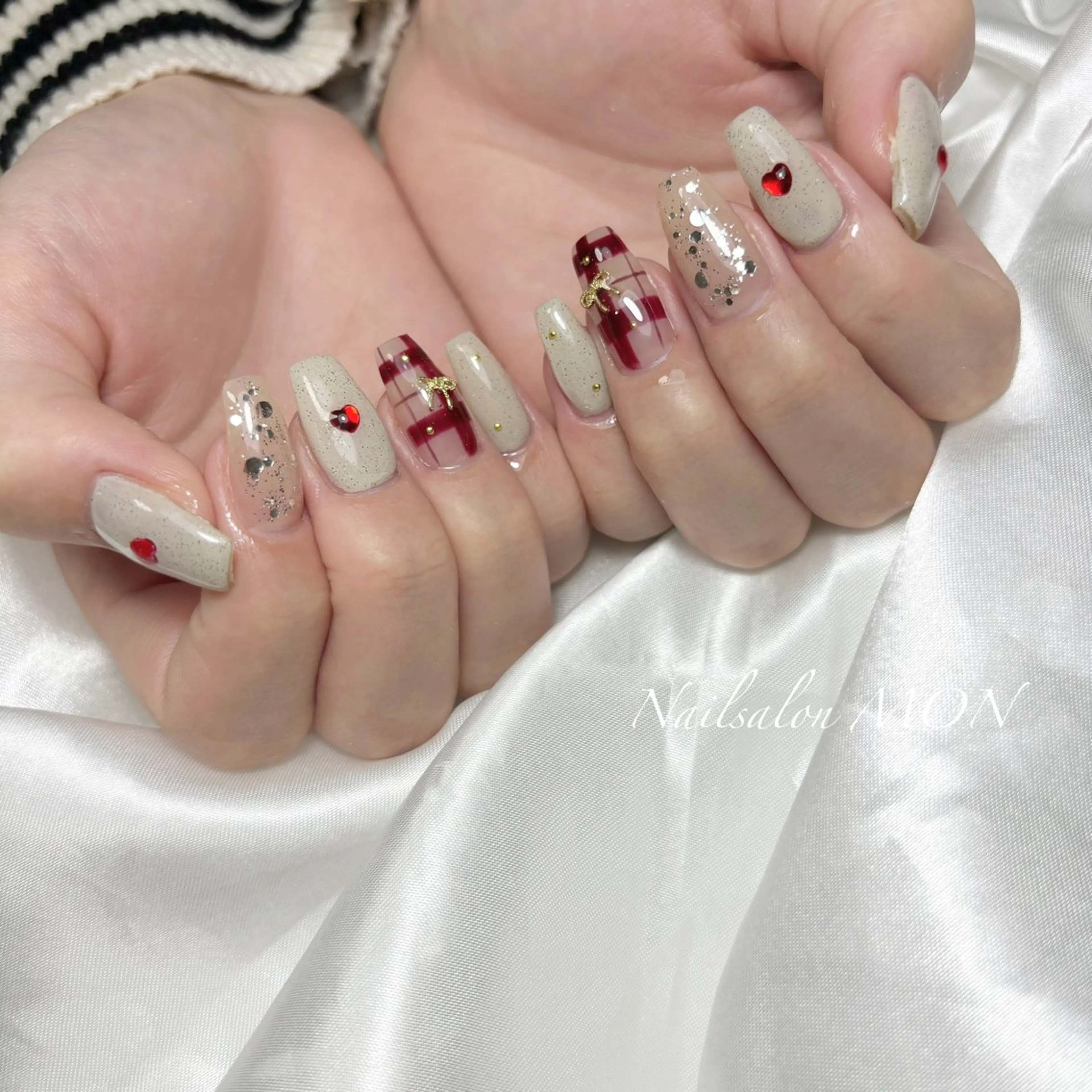 ネイル ストーンネイル ハンドネイル Nailsalon MONのネイルデザイン