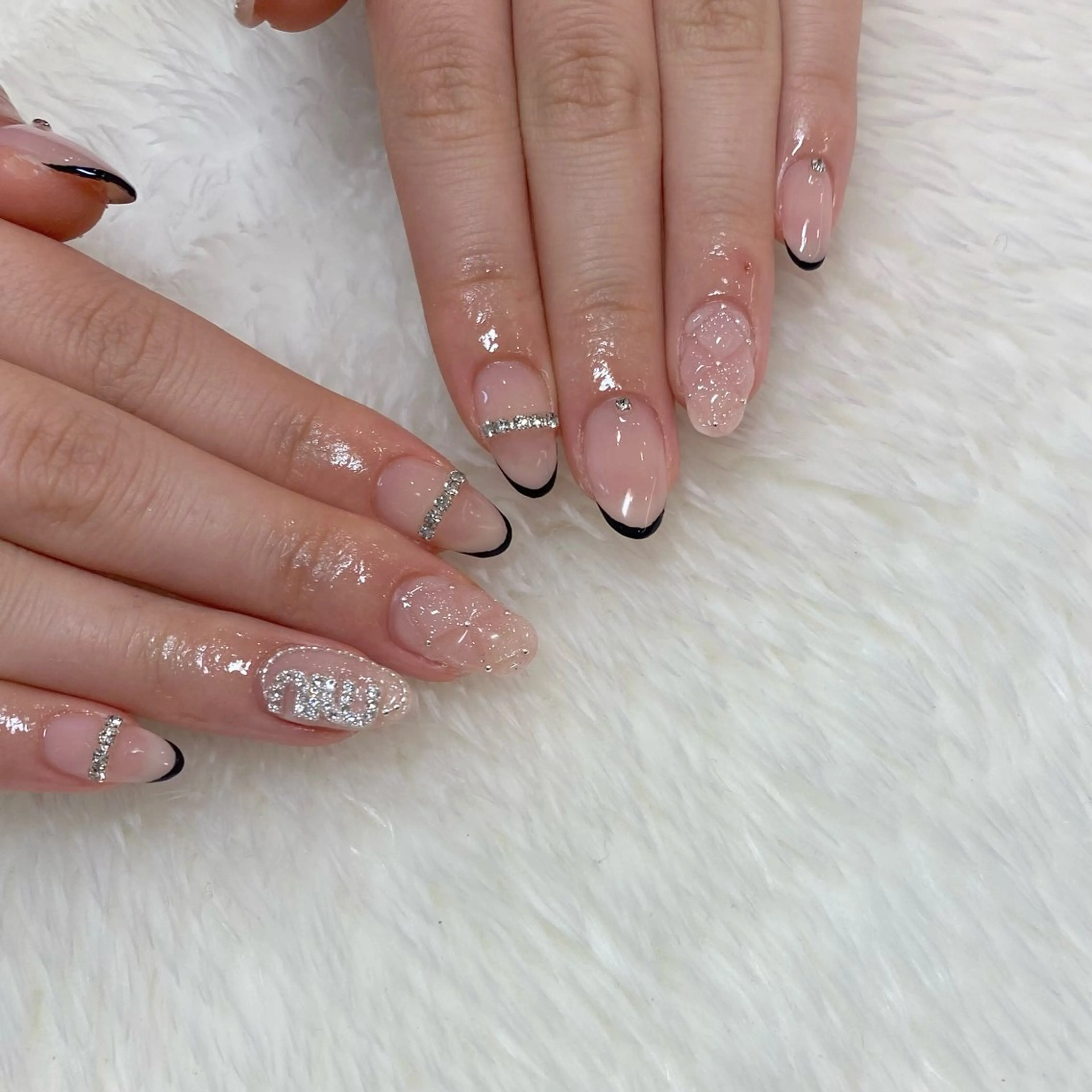 ネイル フレンチネイル ガーリー キラキラネイル オフィスネイル Nailsalon Merci所属・Merci momoのネイルデザイン