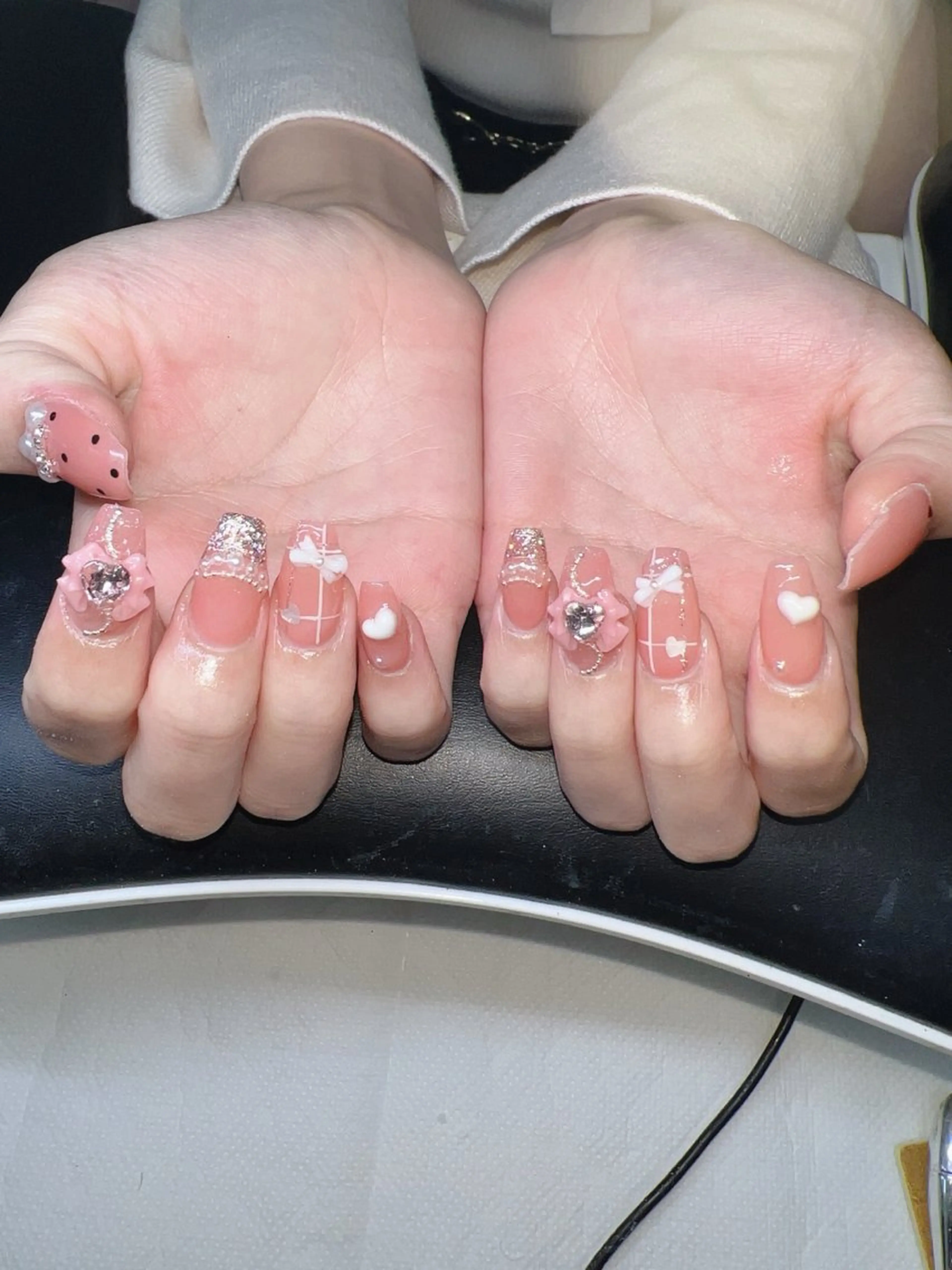 ネイル オーロラネイル チークネイル 長さ出し フットネイル フレンチネイル ハンドネイル Lee Nailsのネイルデザイン