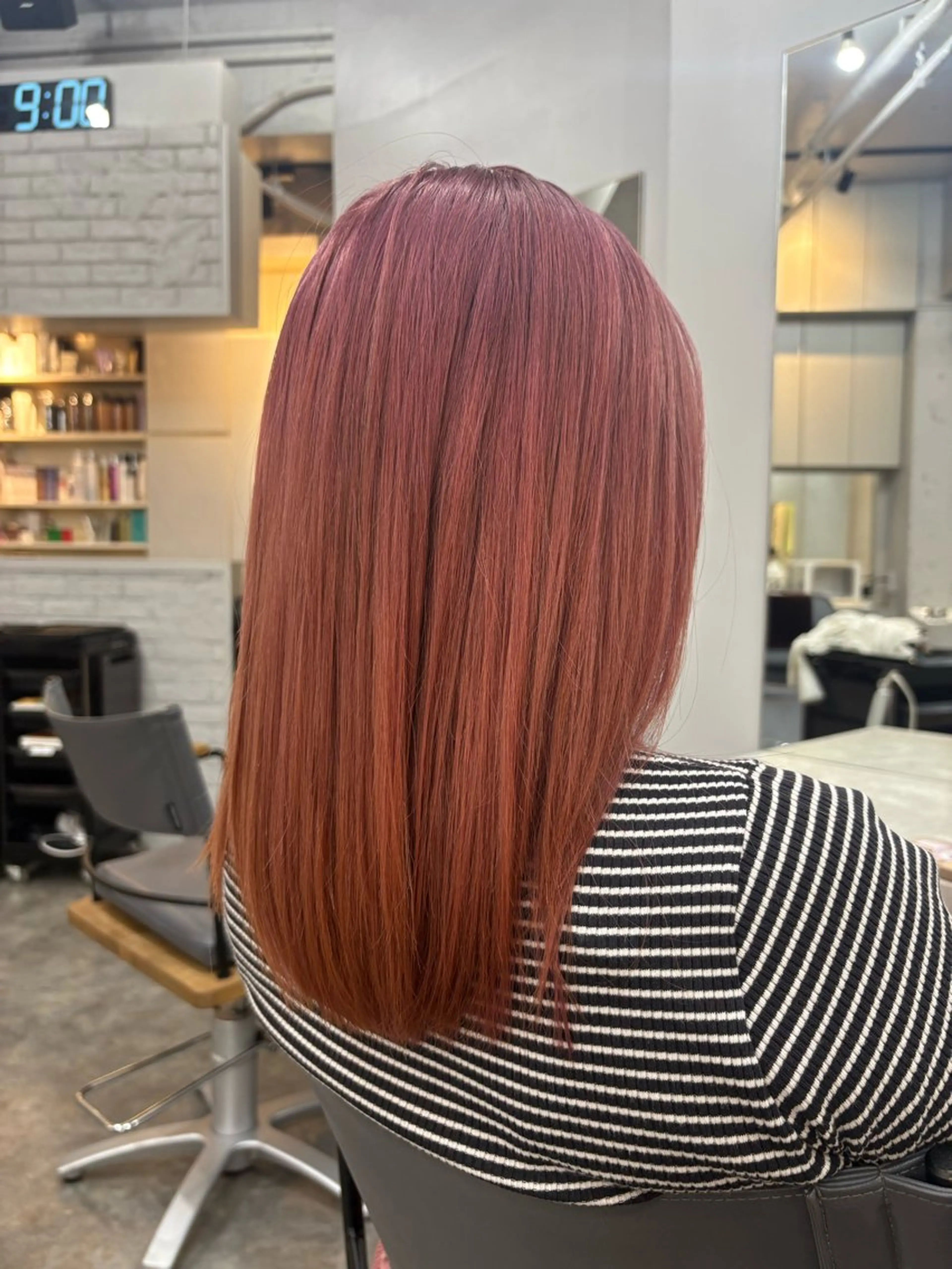 ミディアム MERRY チネンヨシトのヘアスタイル