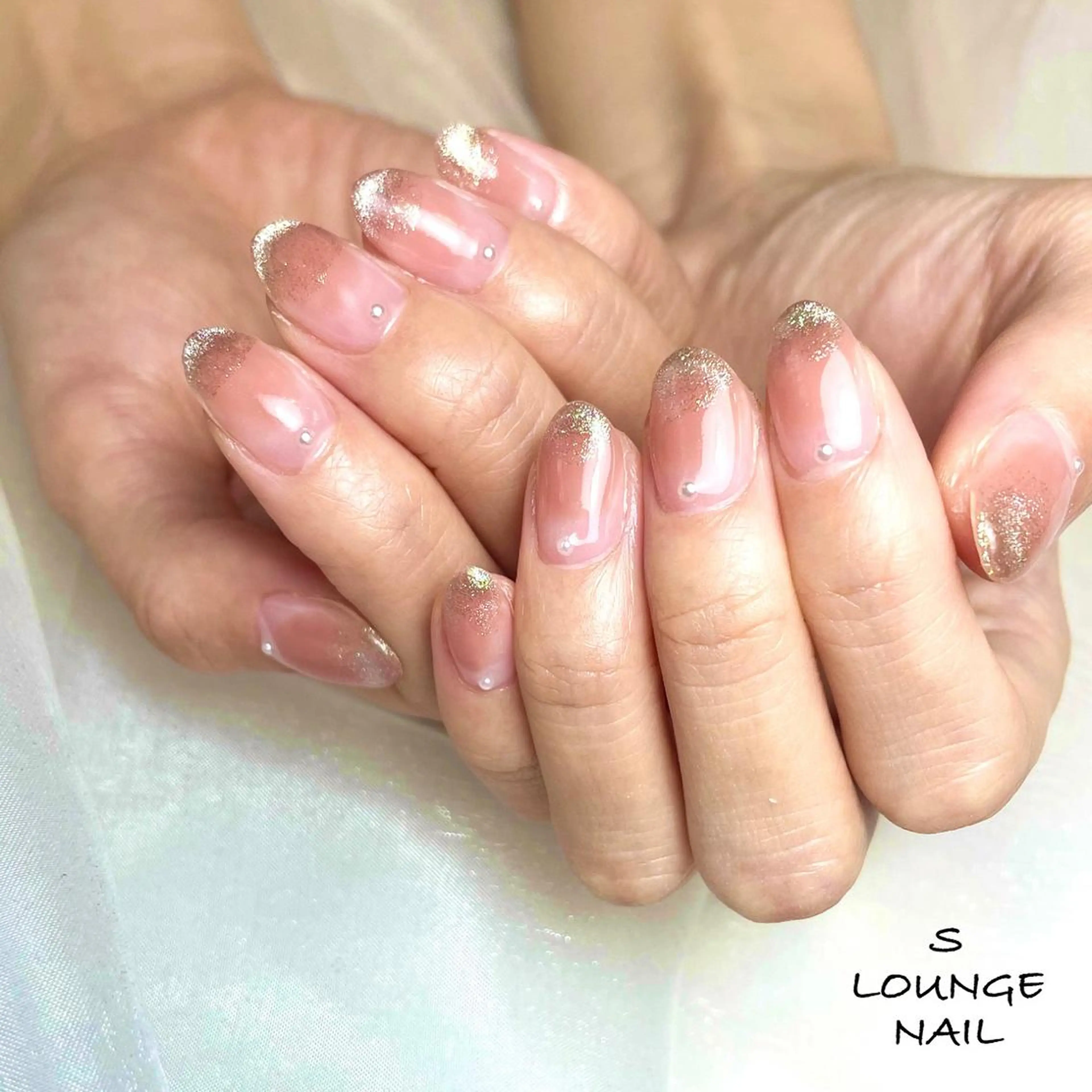 ネイル フレンチネイル マグネットネイル マグネットフレンチ ハンドネイル フットネイル S LOUNGE NAIL所属・パーツたくさん🍓 SUMIのネイルデザイン