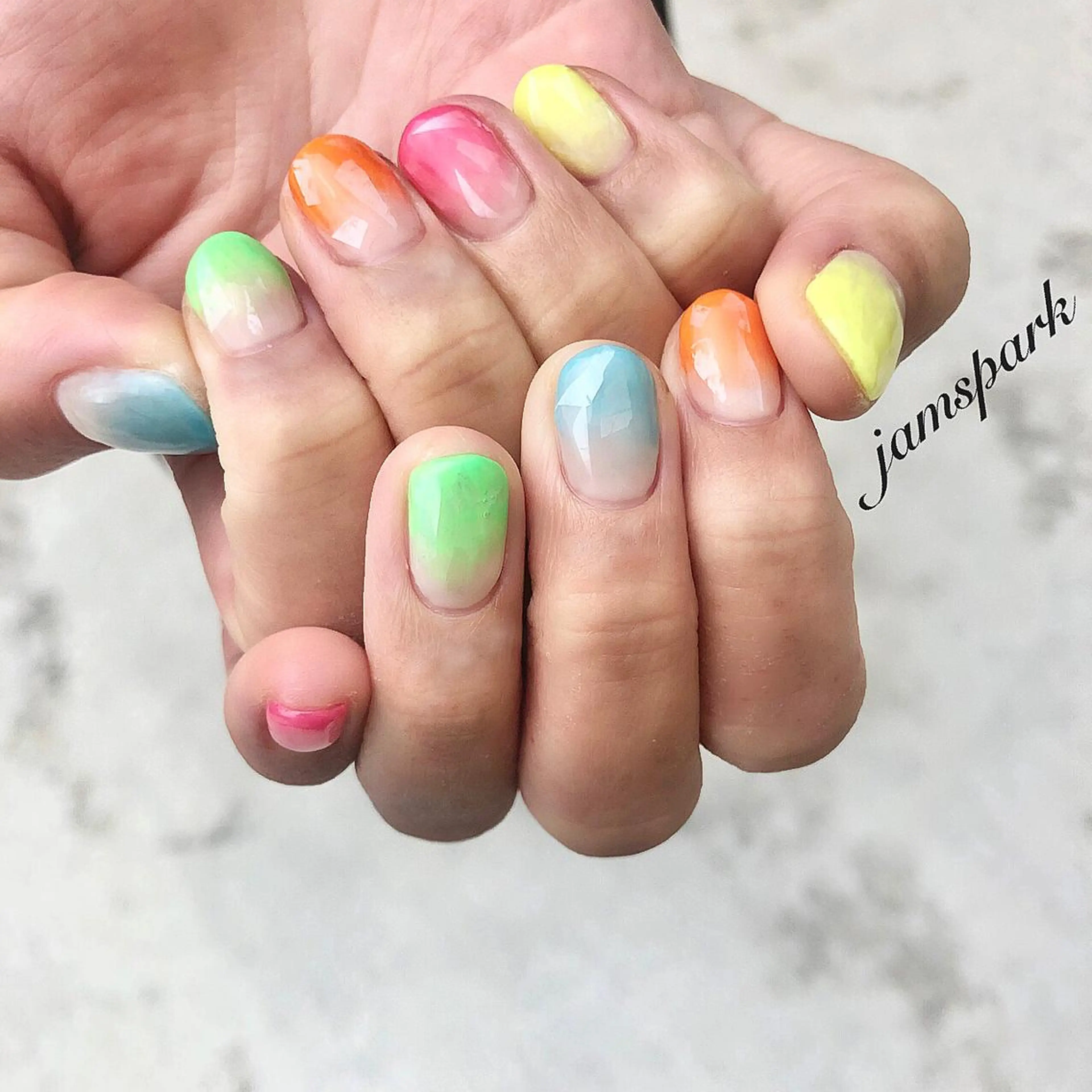 ネイル グラデーション ニュアンスネイル 春ネイル 夏ネイル ハンドネイル jamspark ✨のネイルデザイン