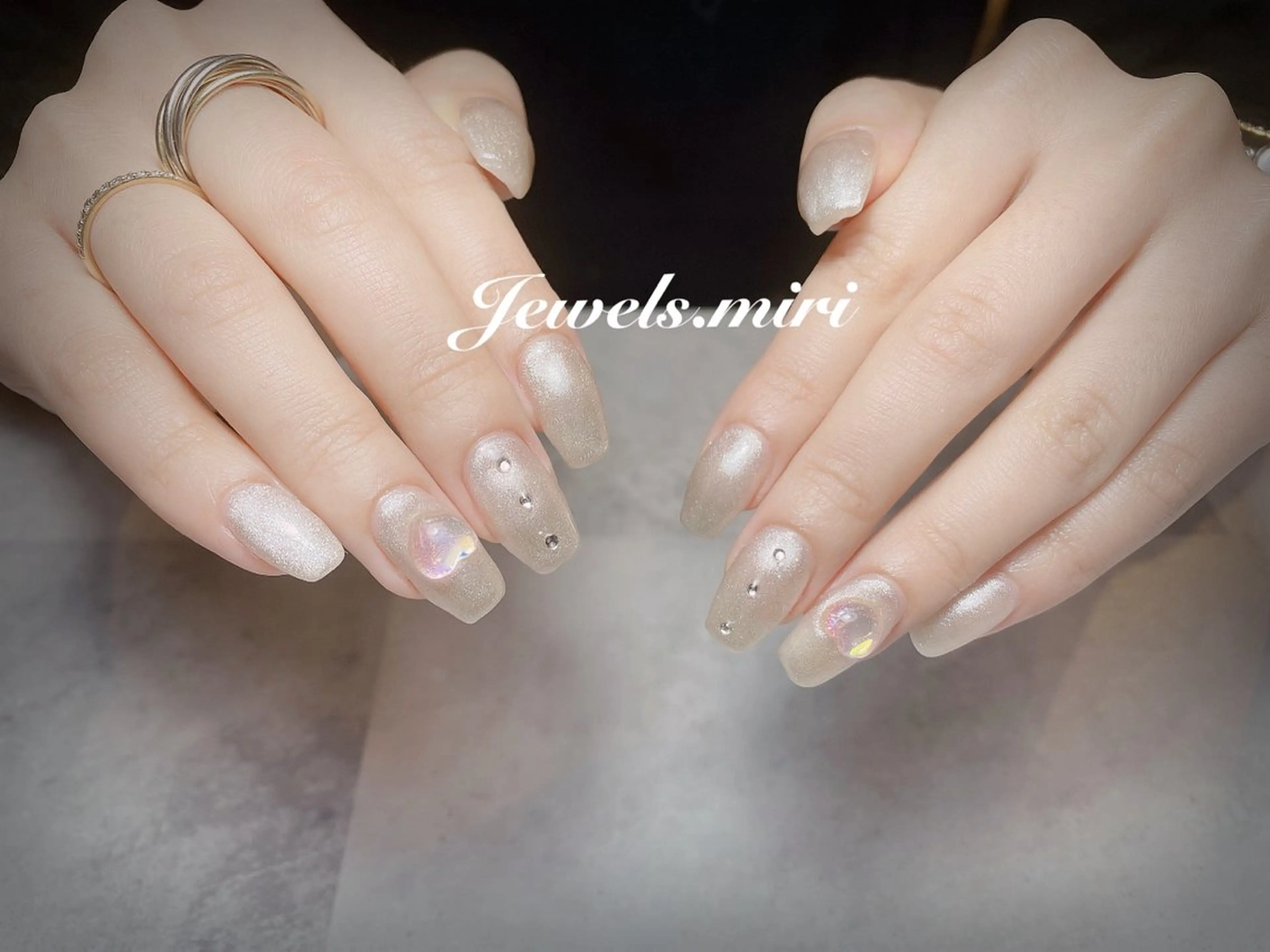 ネイル マグネットネイル ワンカラーネイル ホワイト 冬ネイル クリスマス Jewels nail lily 白楽所属・ネイルサロン Jewels Mのネイルデザイン