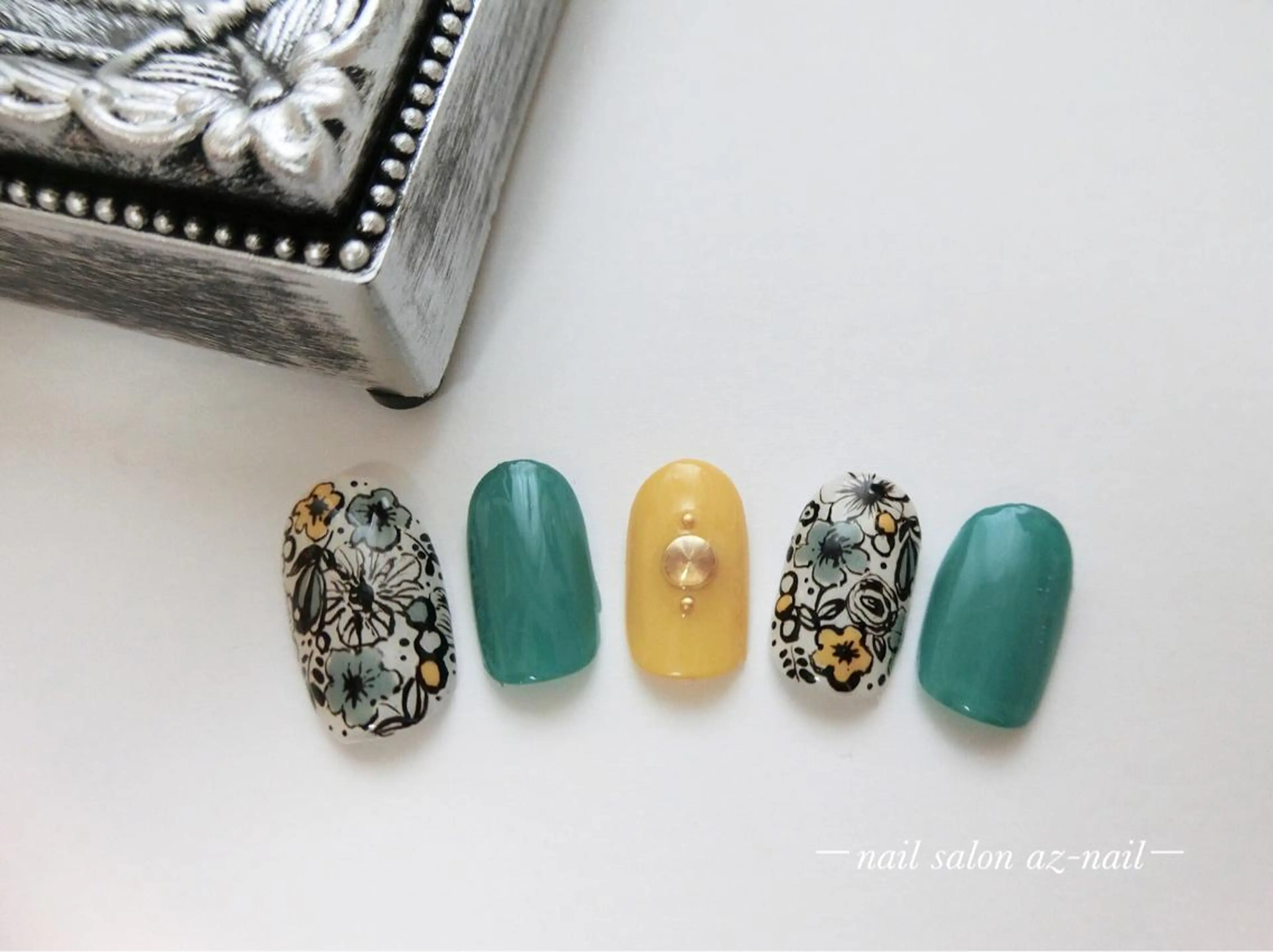 ネイル 井上 梓のネイルデザイン