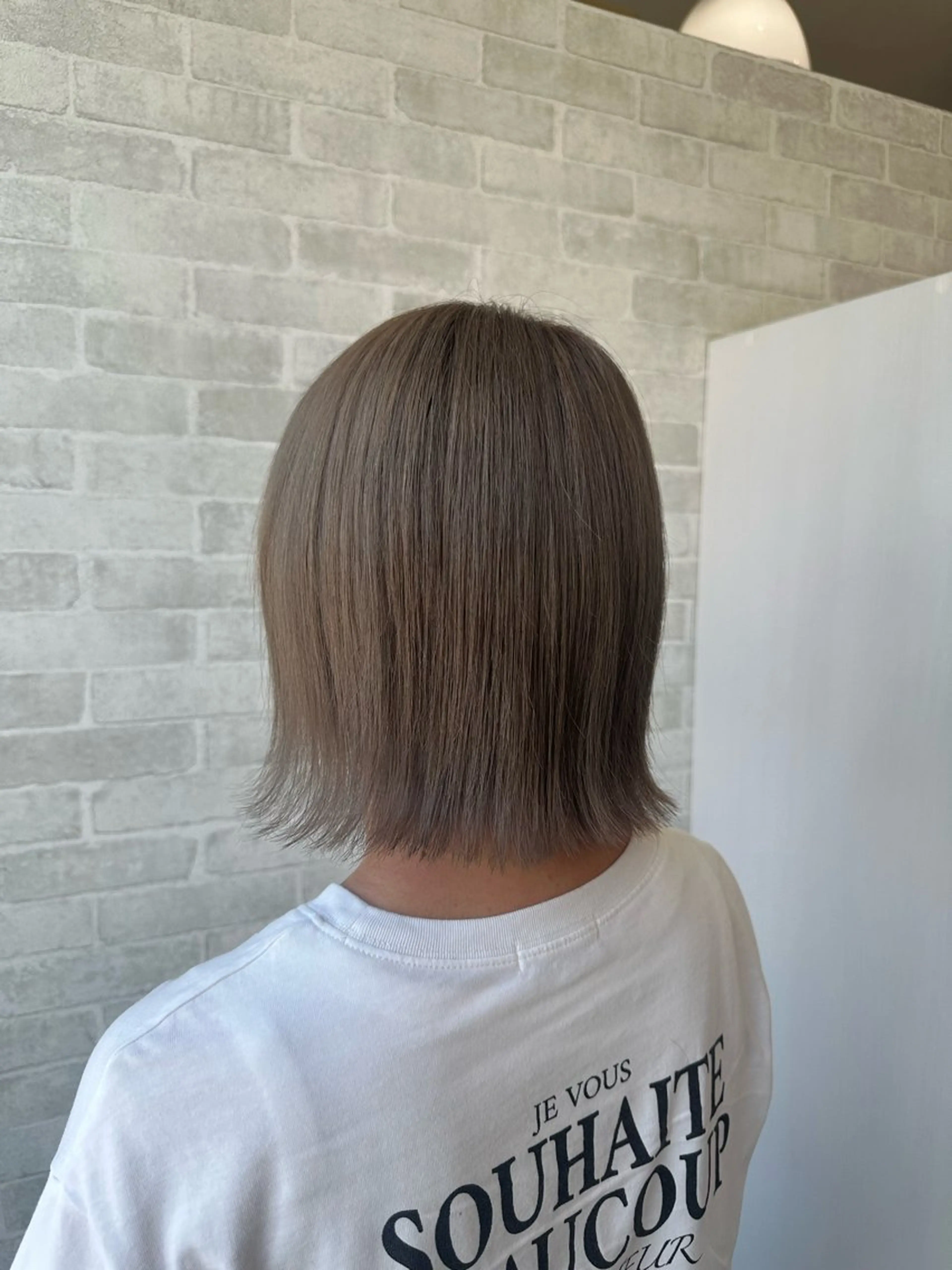 カラー 岡松 優月のヘアスタイル