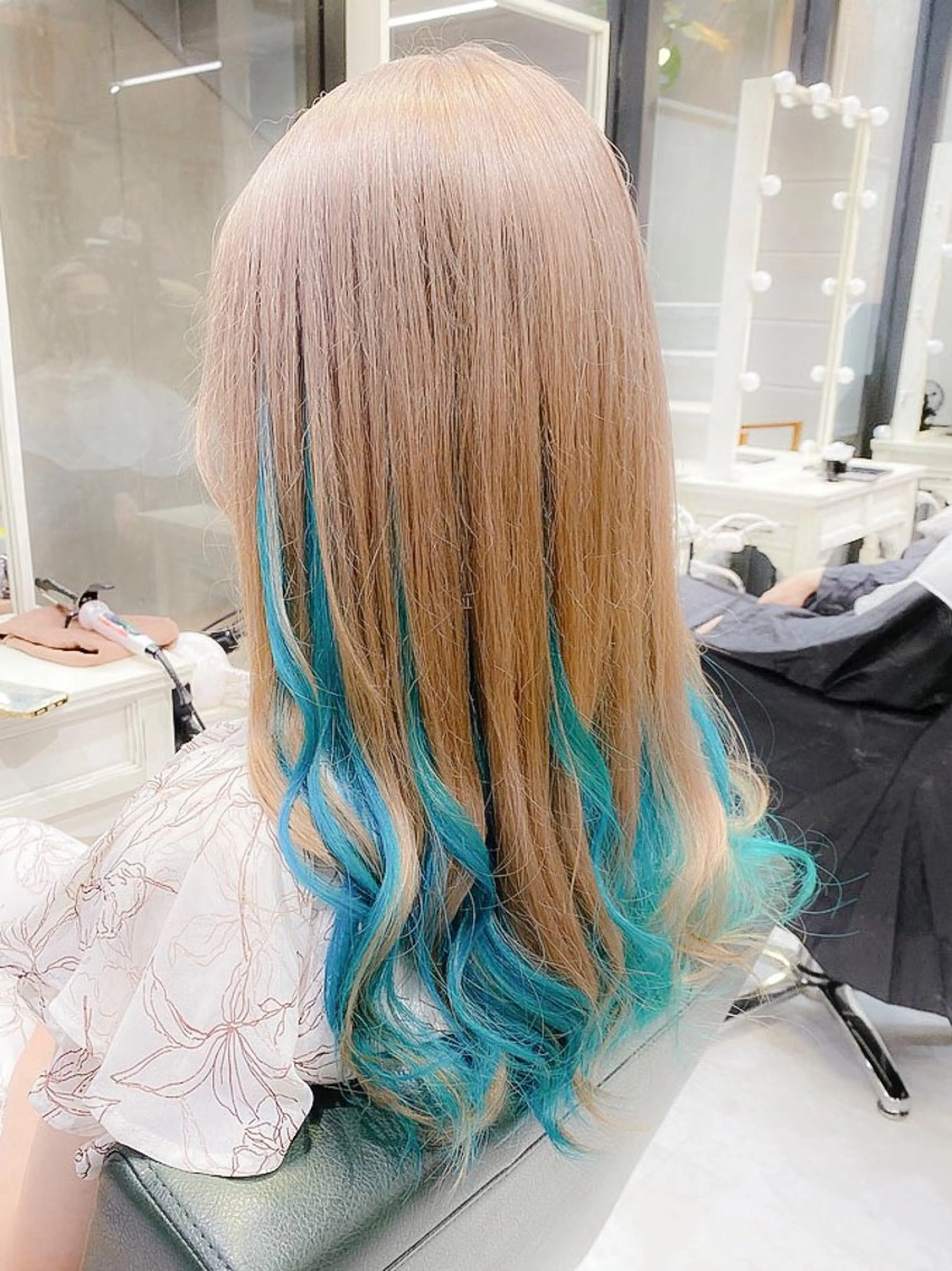 ロング カラー ヘアアレンジ ブリーチ ケアブリーチ 透明感カラー デザインカラー ハイトーンカラー 𝐑𝐈𝐍𝐊𝐀 🐷🖤のヘアスタイル