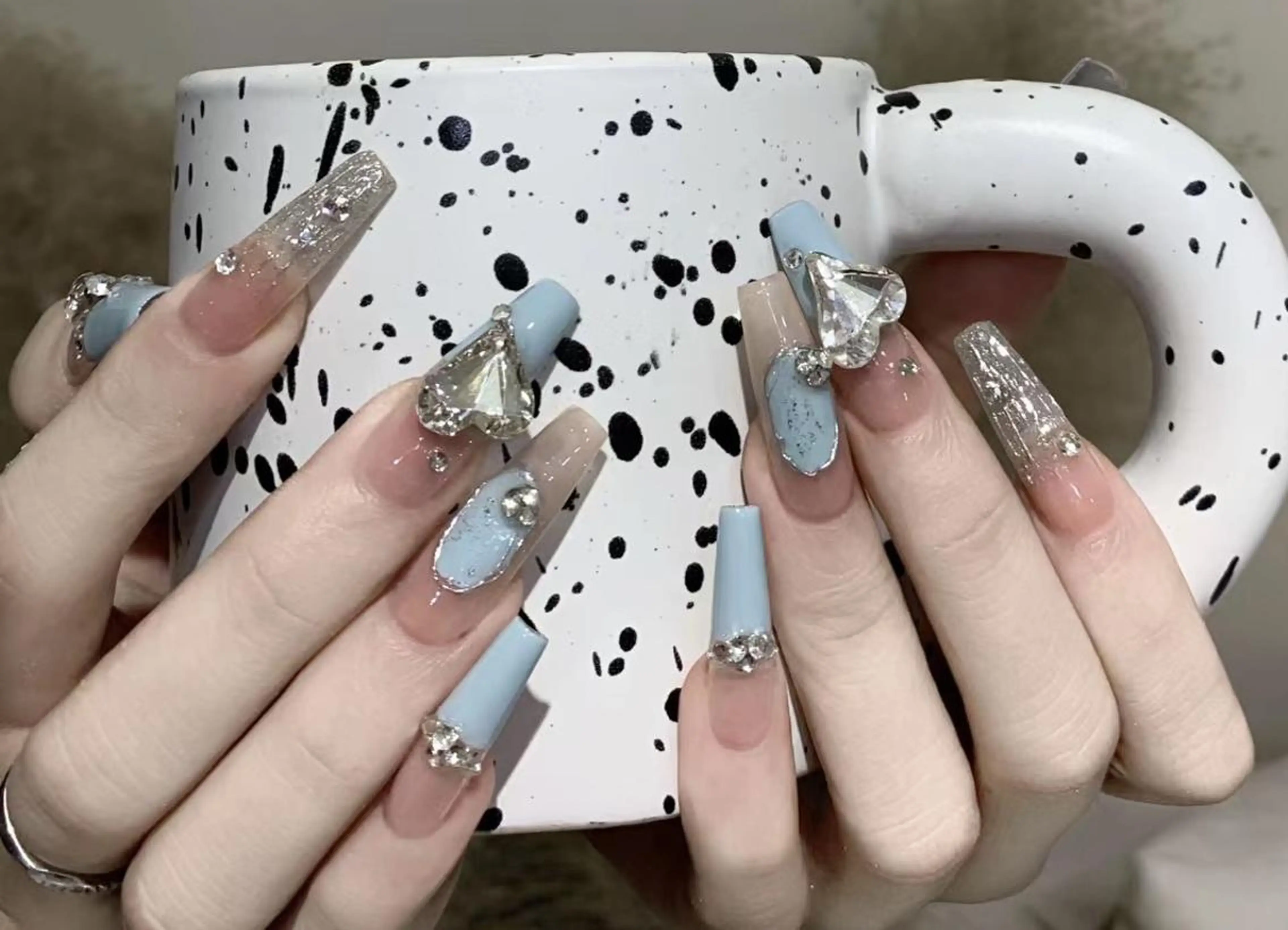 ネイル フットネイル フレンチネイル ガラスフレンチ 韓国ネイル マグネットネイル AB マツエクネイルサロンのネイルデザイン