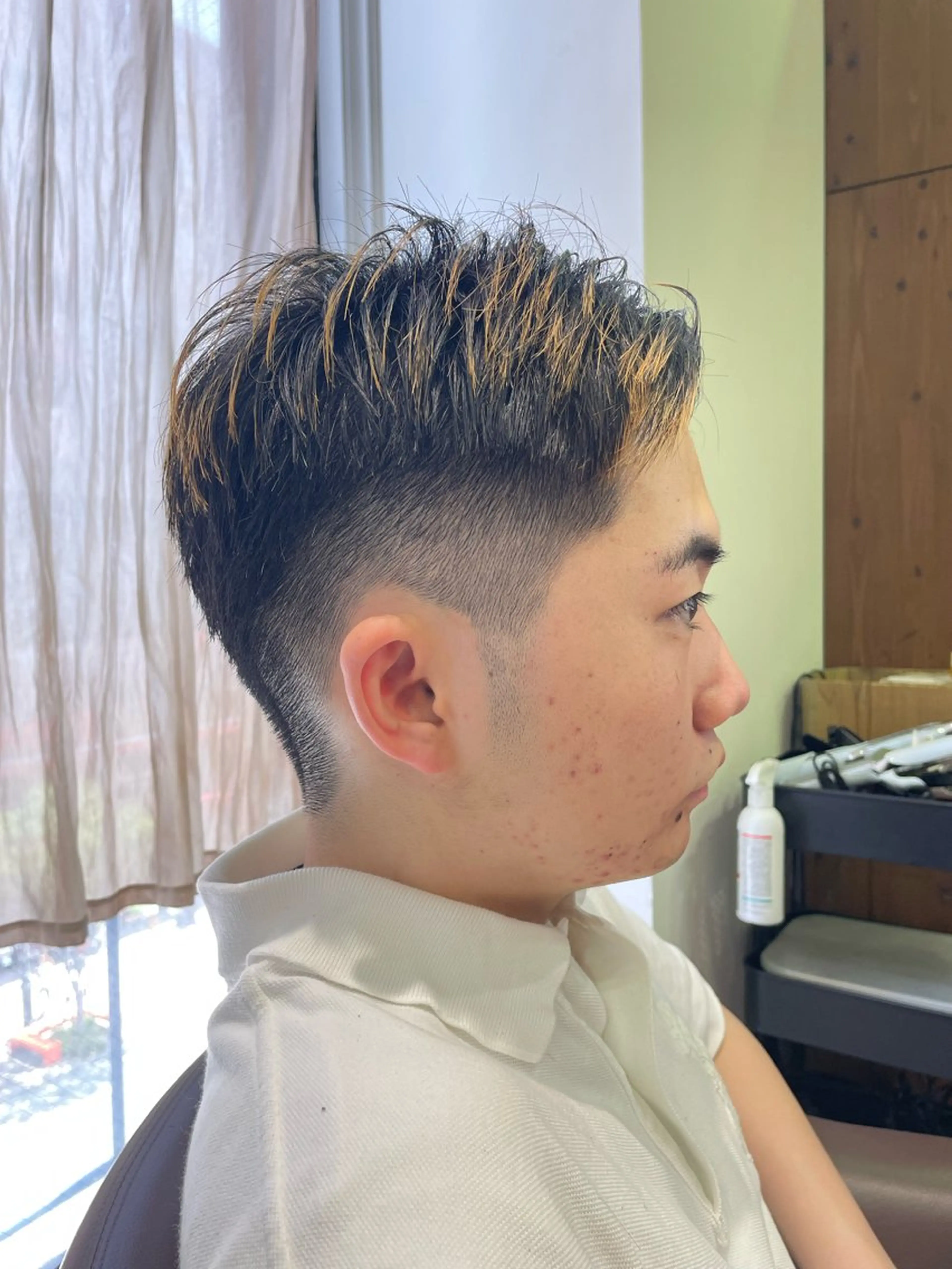 ショート メンズ フェードカット 刈り上げ 溝口 槙里也のヘアスタイル