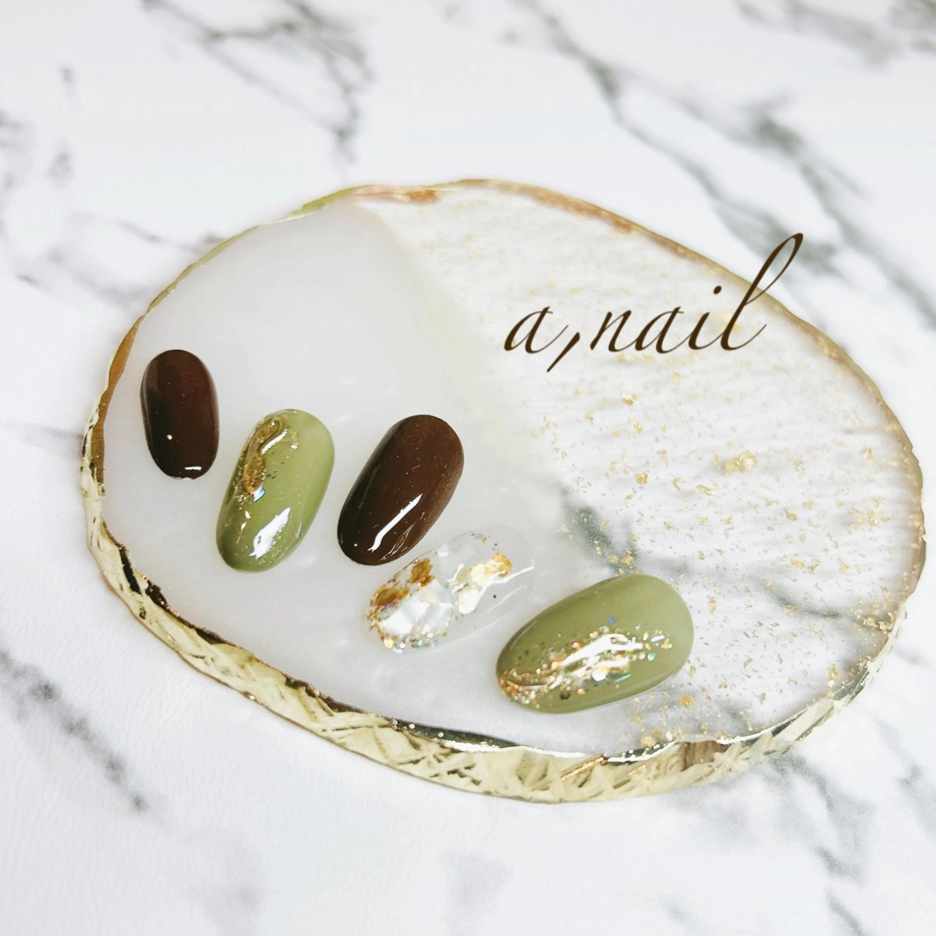 ネイル ジェルネイル グラデーション ラメ(グリッター) ラメグラデーション ミラーネイル ハンドネイル ネイルサロン エーネイルのネイルデザイン