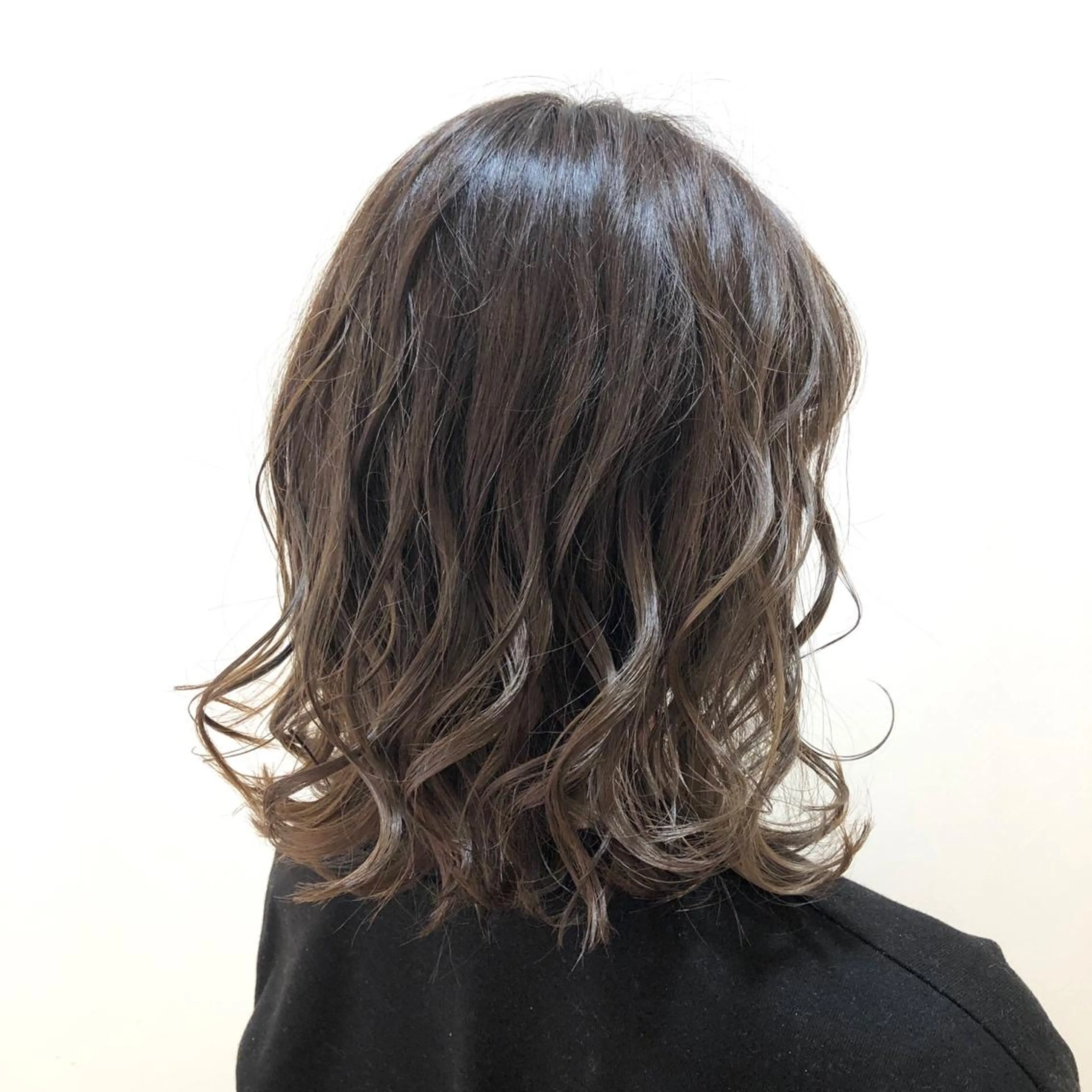 ミディアム カラー 透明感カラー グラデーションカラー グレージュ イルミナカラー 🌈ぷる艶カラー🌈 髪質改善👑柳沼尚貴のヘアスタイル